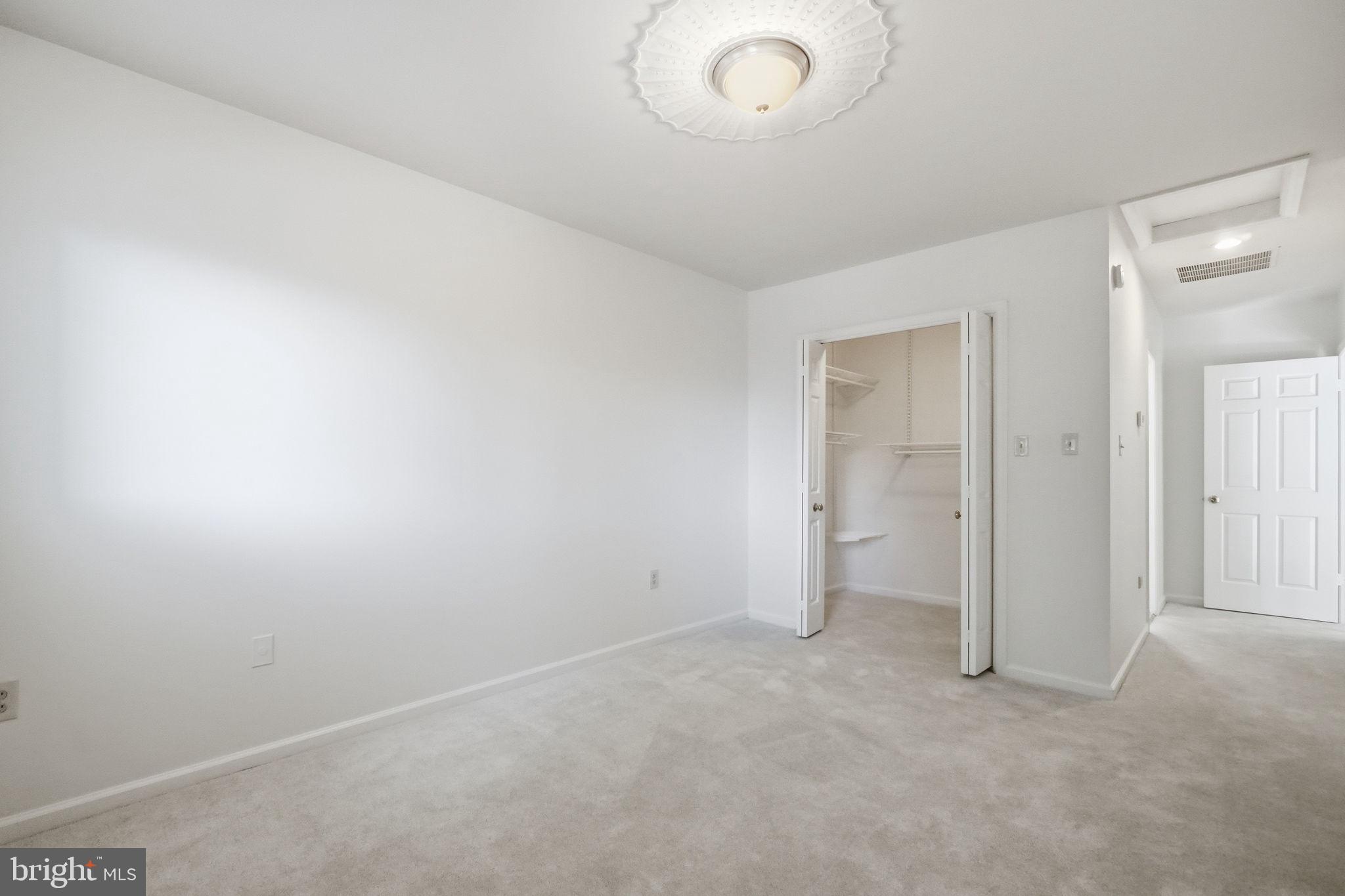 HAMPTON HILLS - Residential