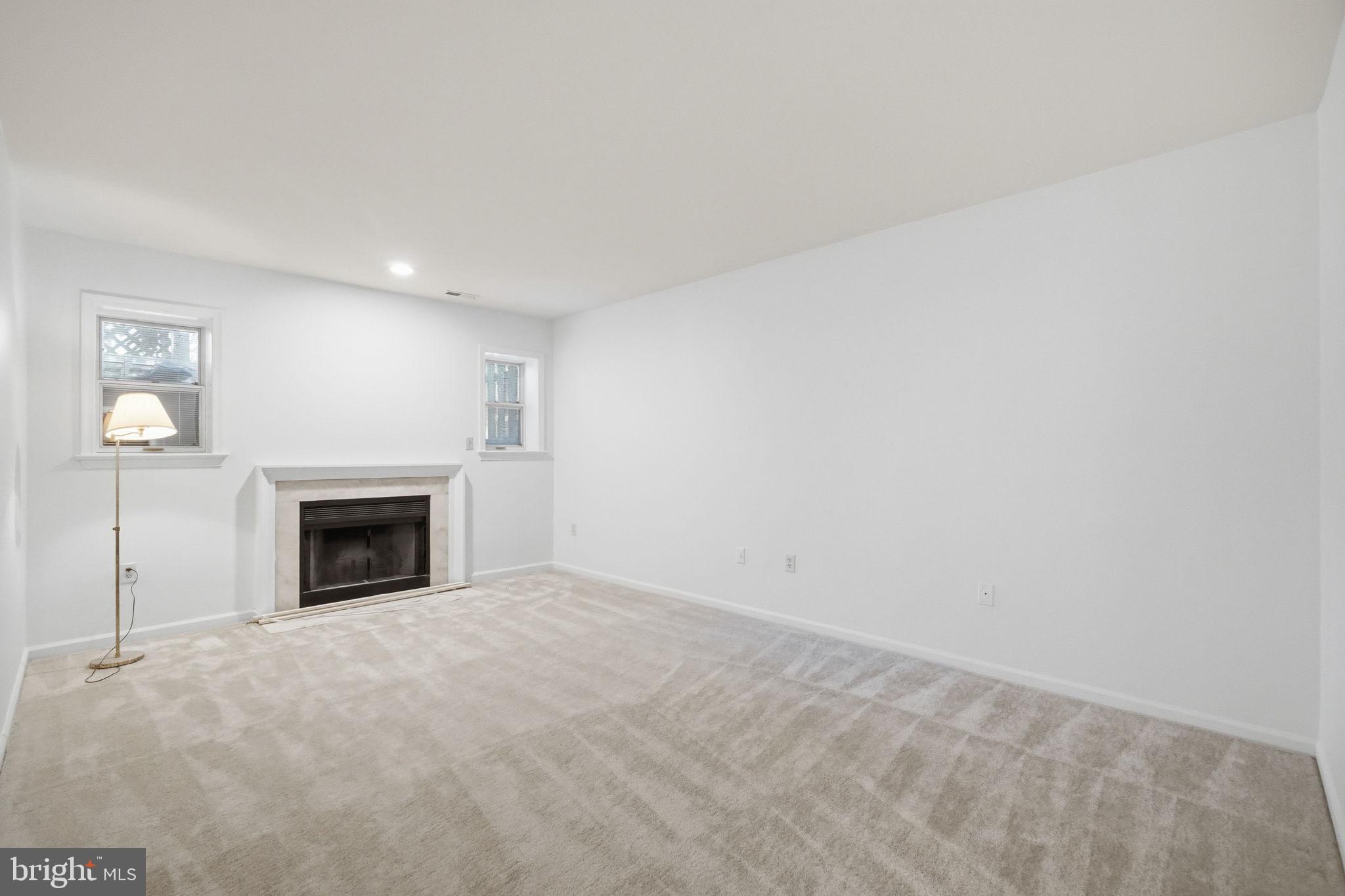 HAMPTON HILLS - Residential