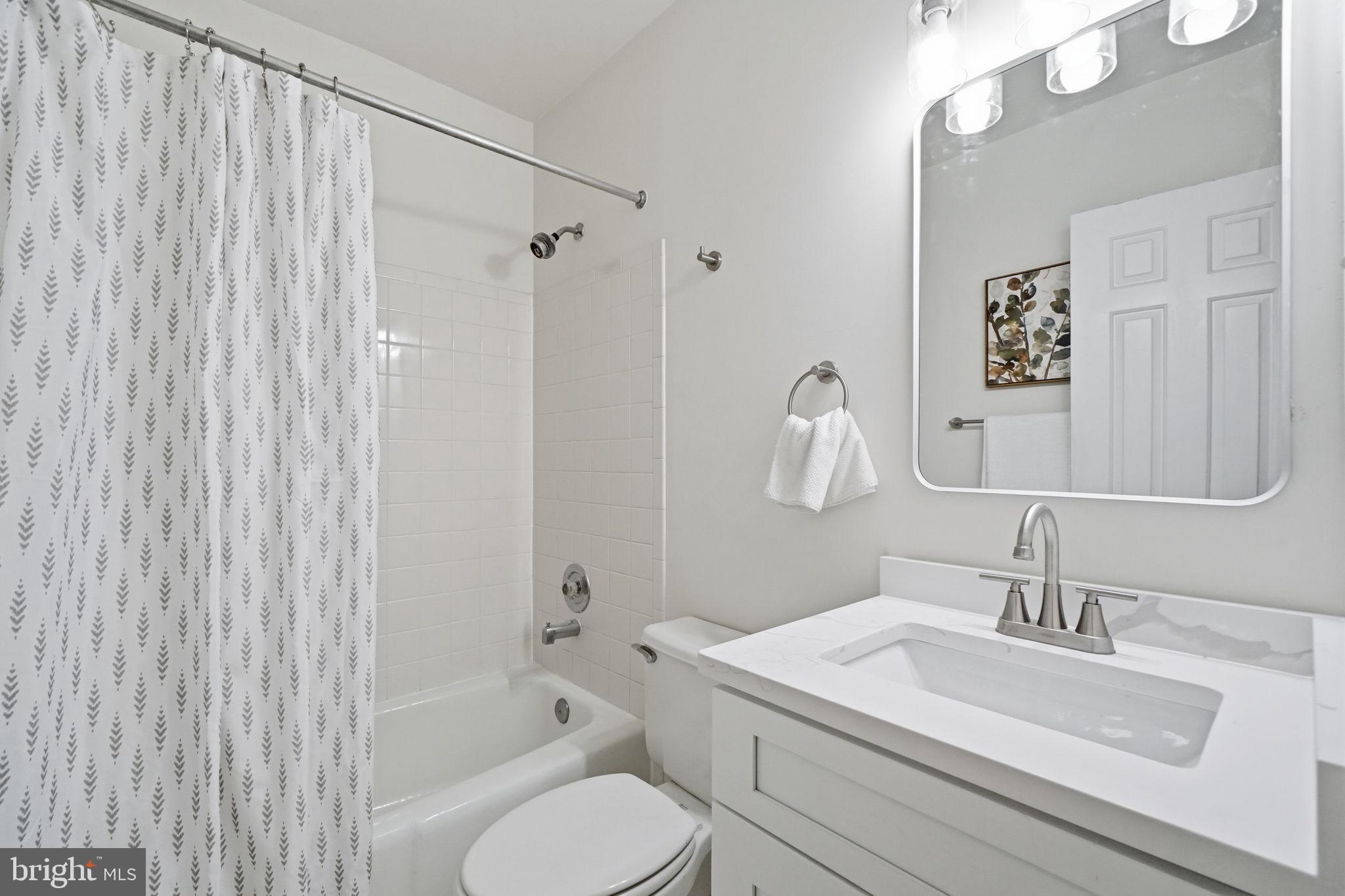 HAMPTON HILLS - Residential