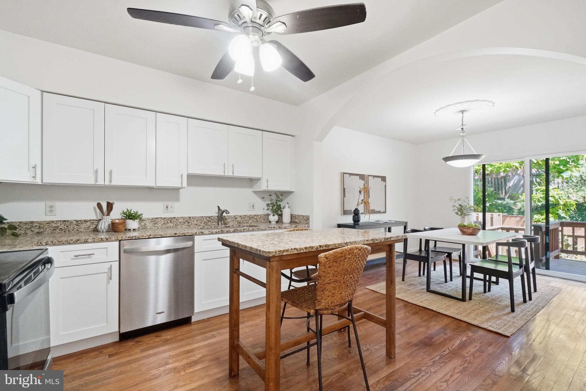 HAMPTON HILLS - Residential