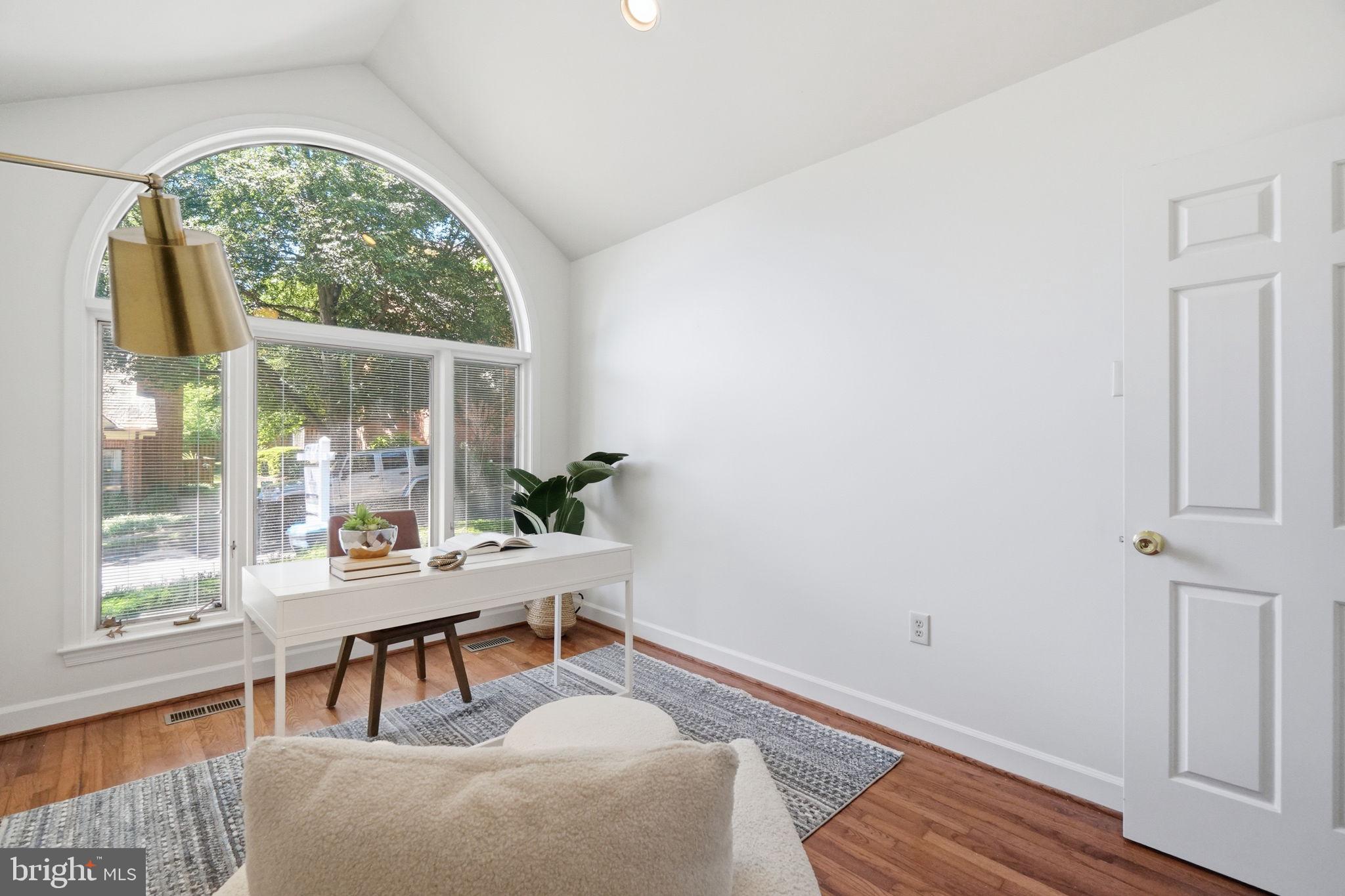 HAMPTON HILLS - Residential
