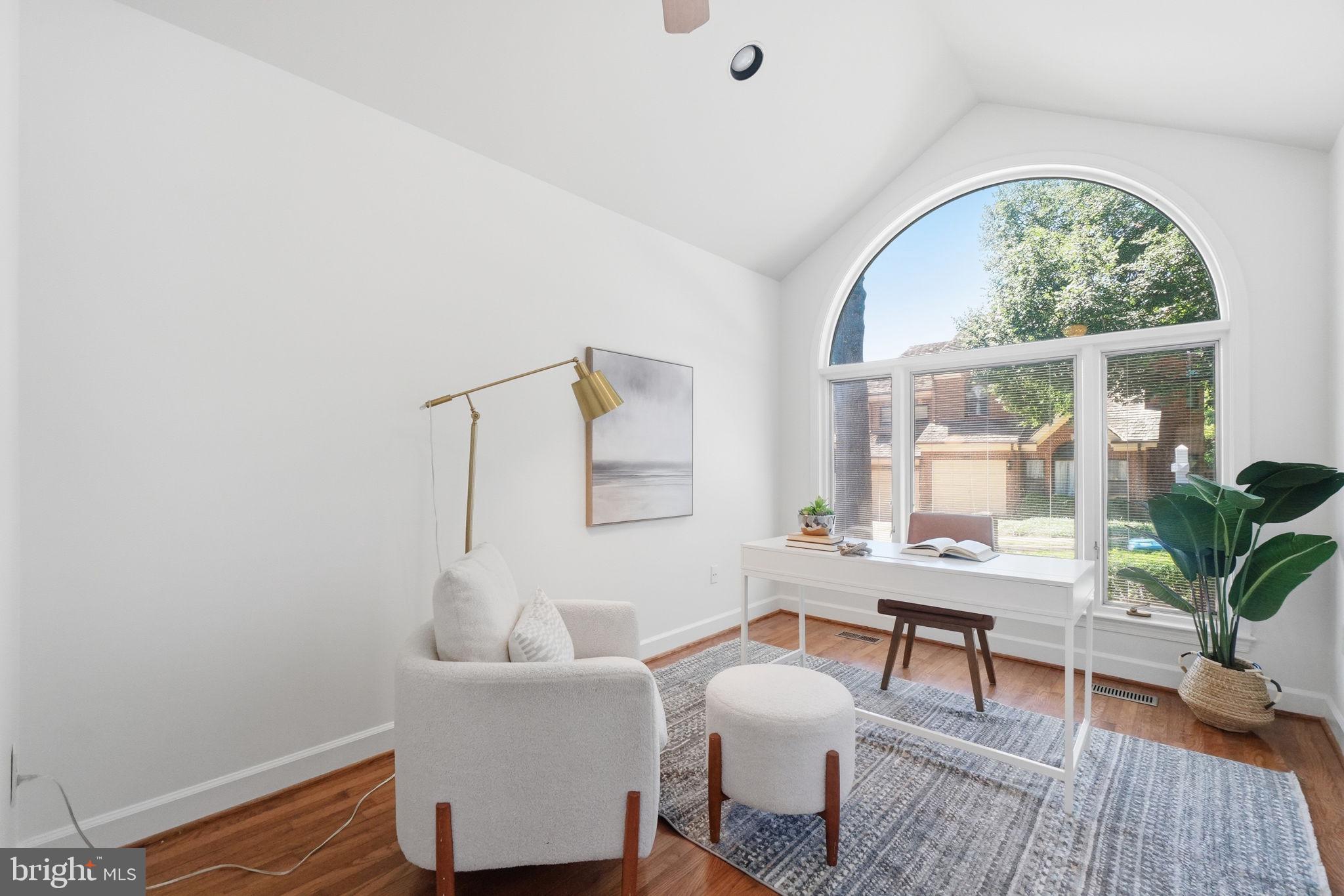 HAMPTON HILLS - Residential
