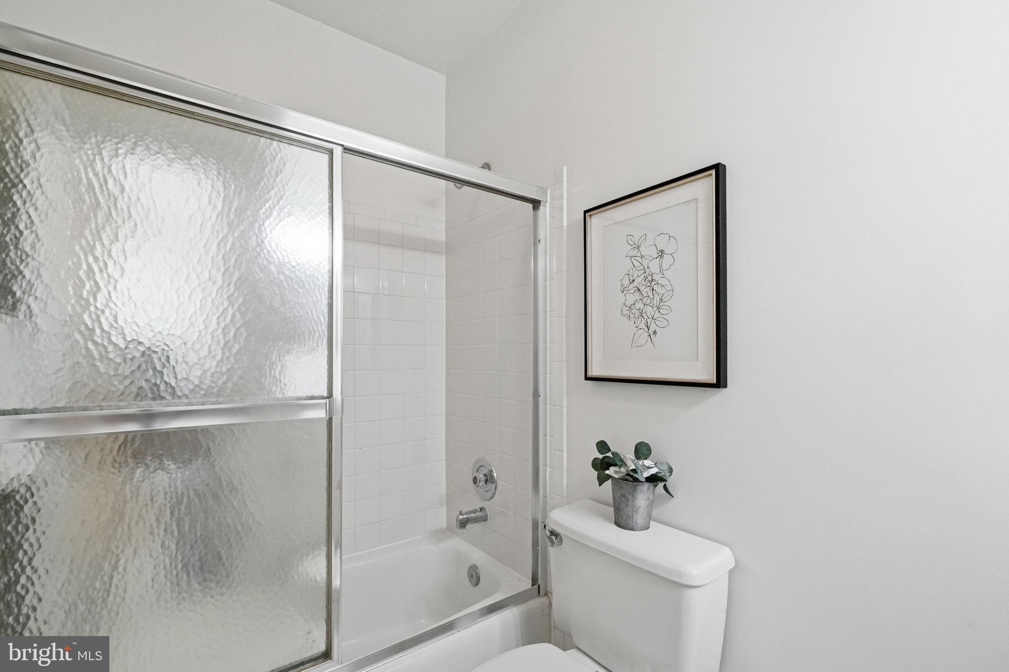 HAMPTON HILLS - Residential