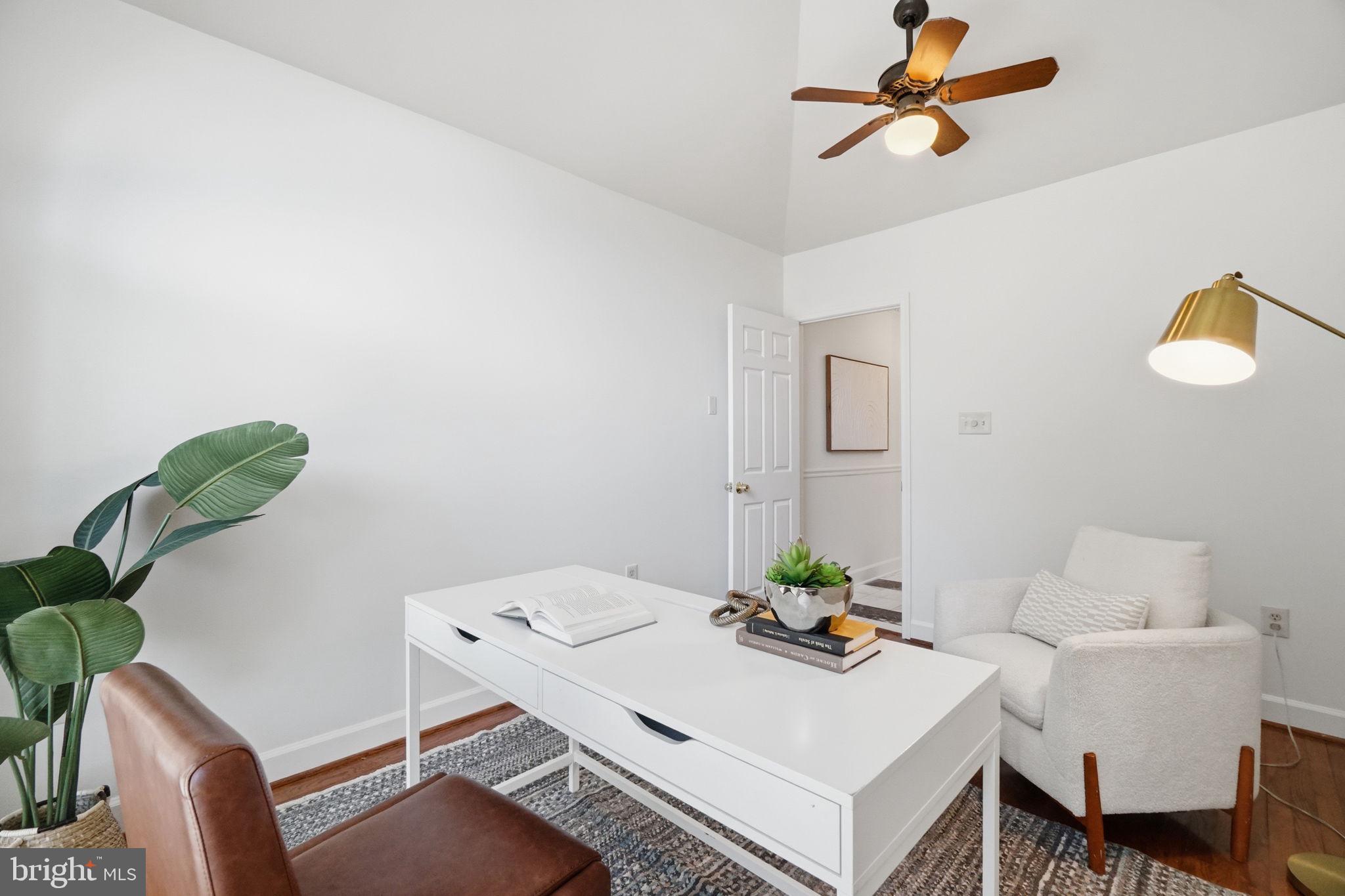 HAMPTON HILLS - Residential