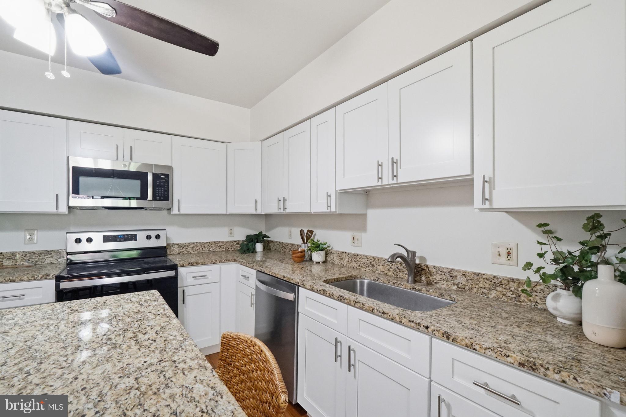 HAMPTON HILLS - Residential