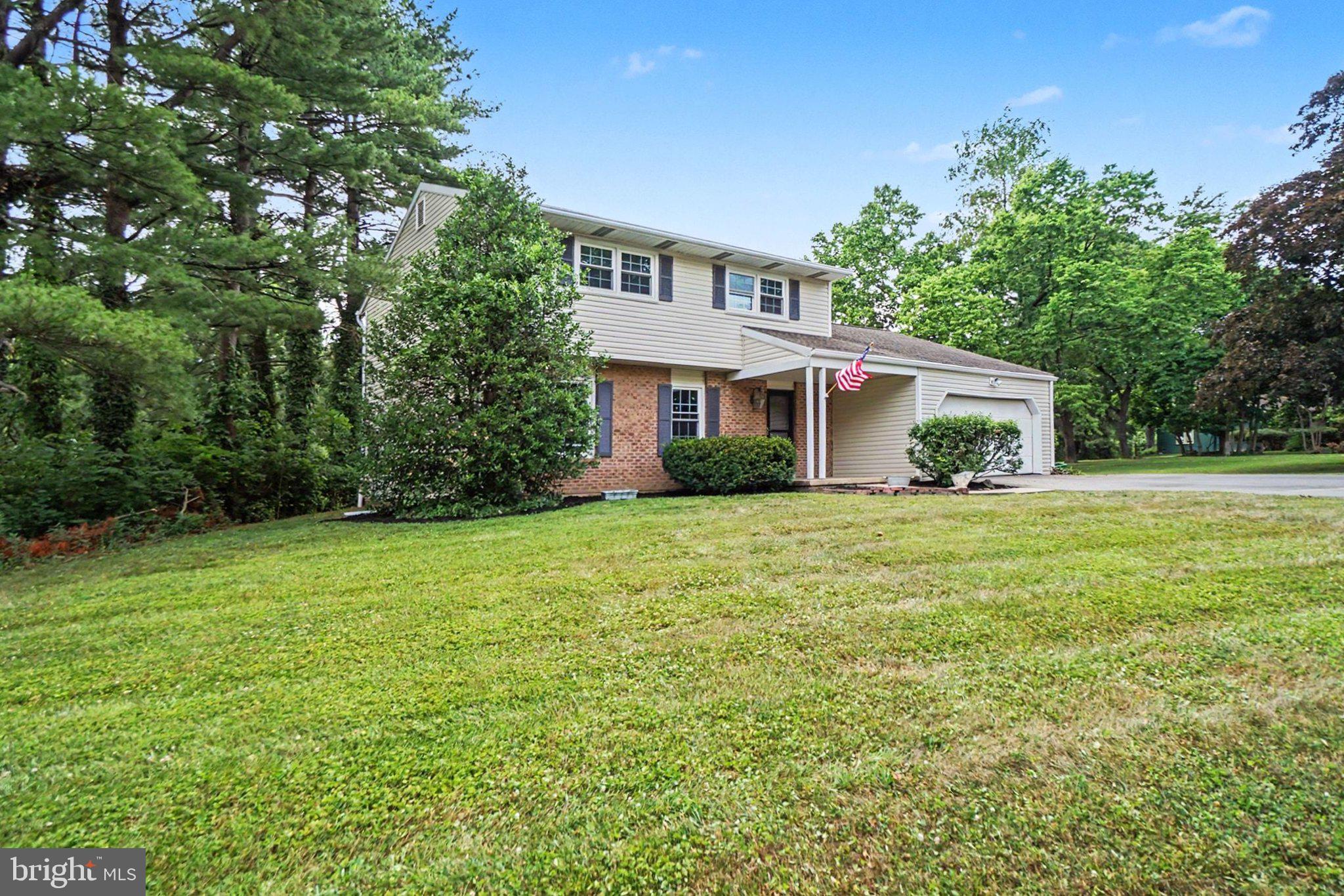 WINDSOR FARMS - Residential