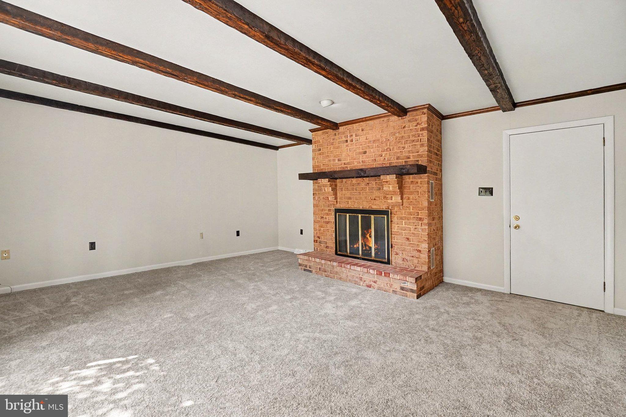 WINDSOR FARMS - Residential