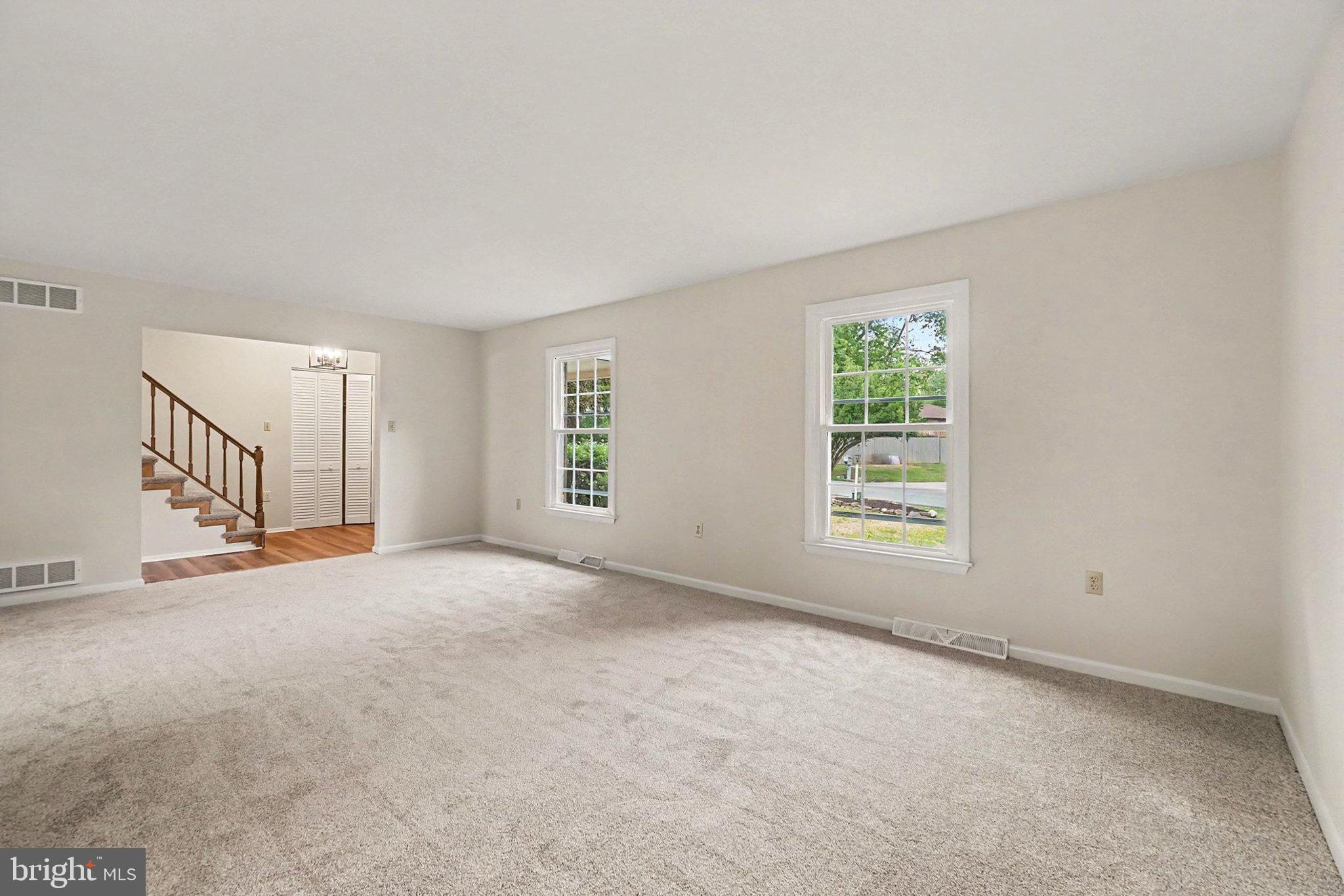 WINDSOR FARMS - Residential