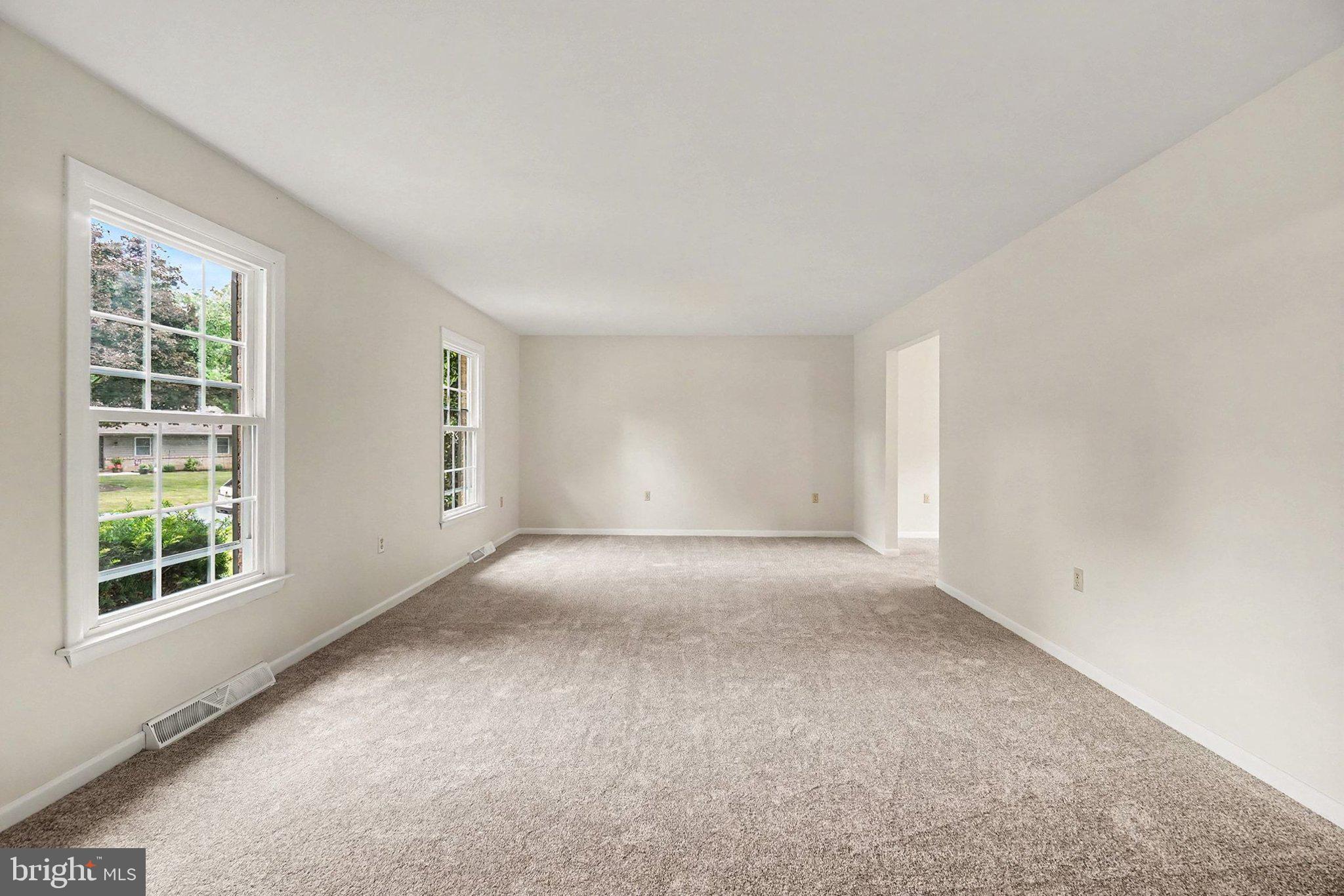 WINDSOR FARMS - Residential