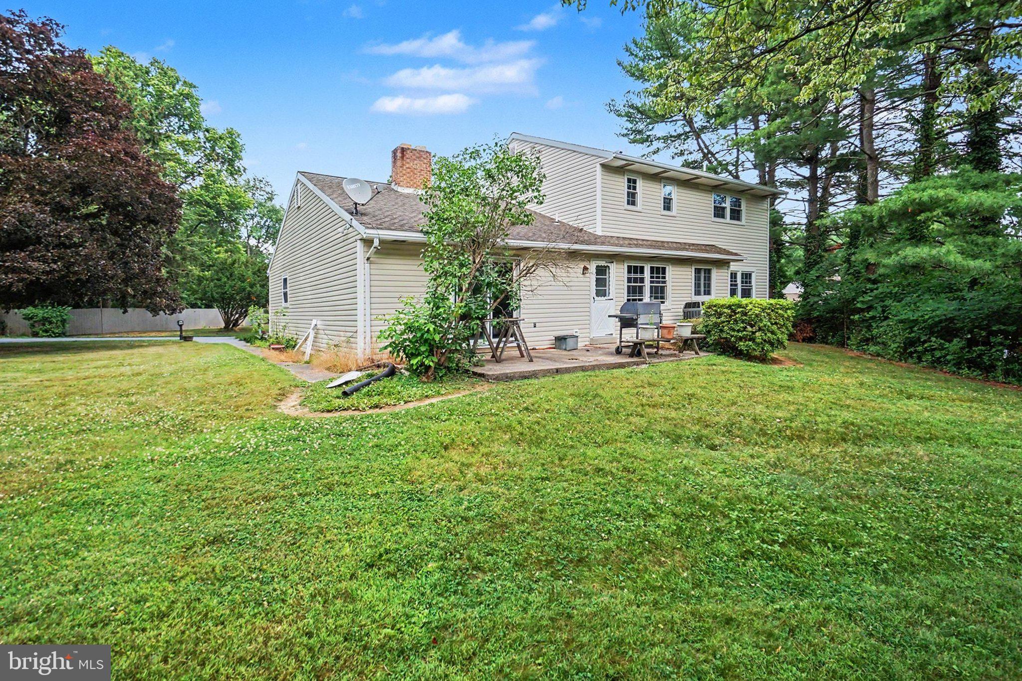 WINDSOR FARMS - Residential