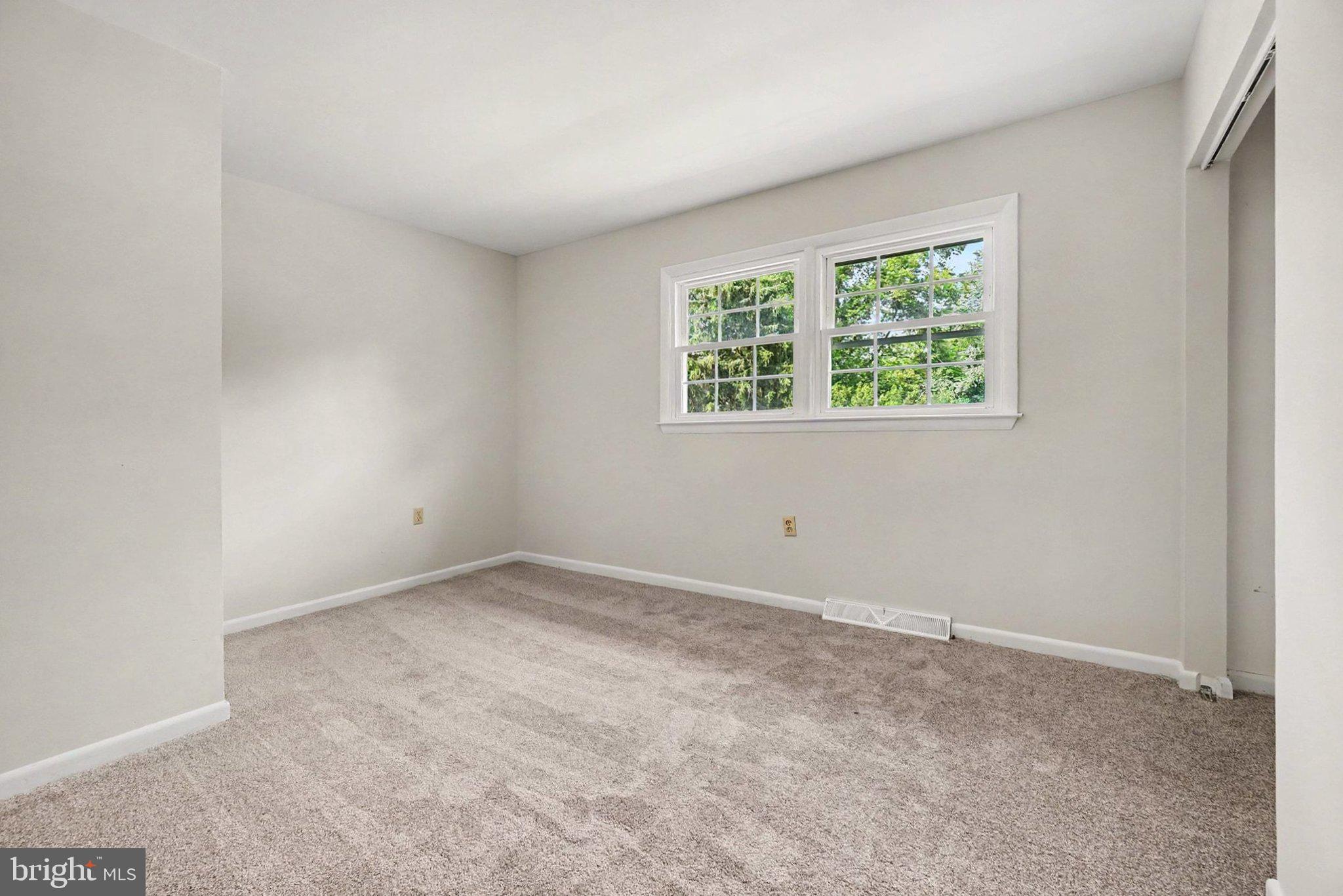 WINDSOR FARMS - Residential