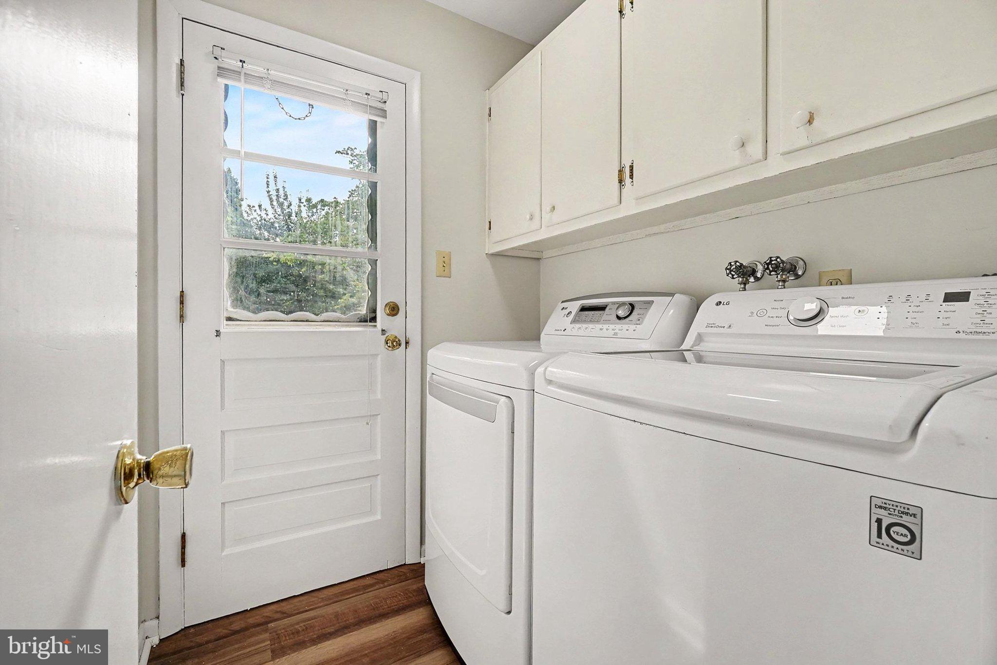 WINDSOR FARMS - Residential