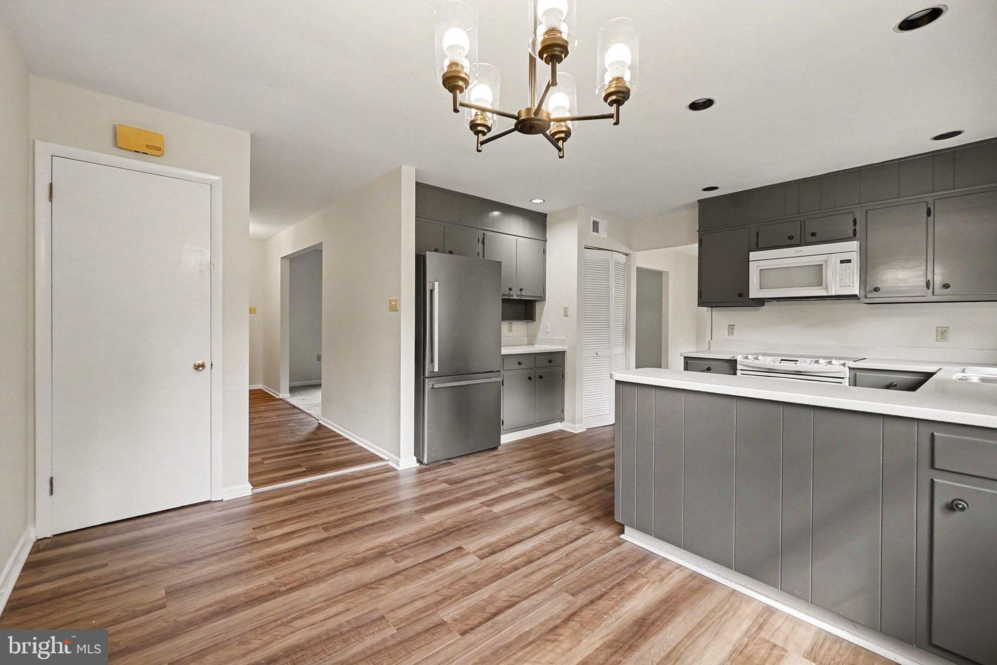 WINDSOR FARMS - Residential