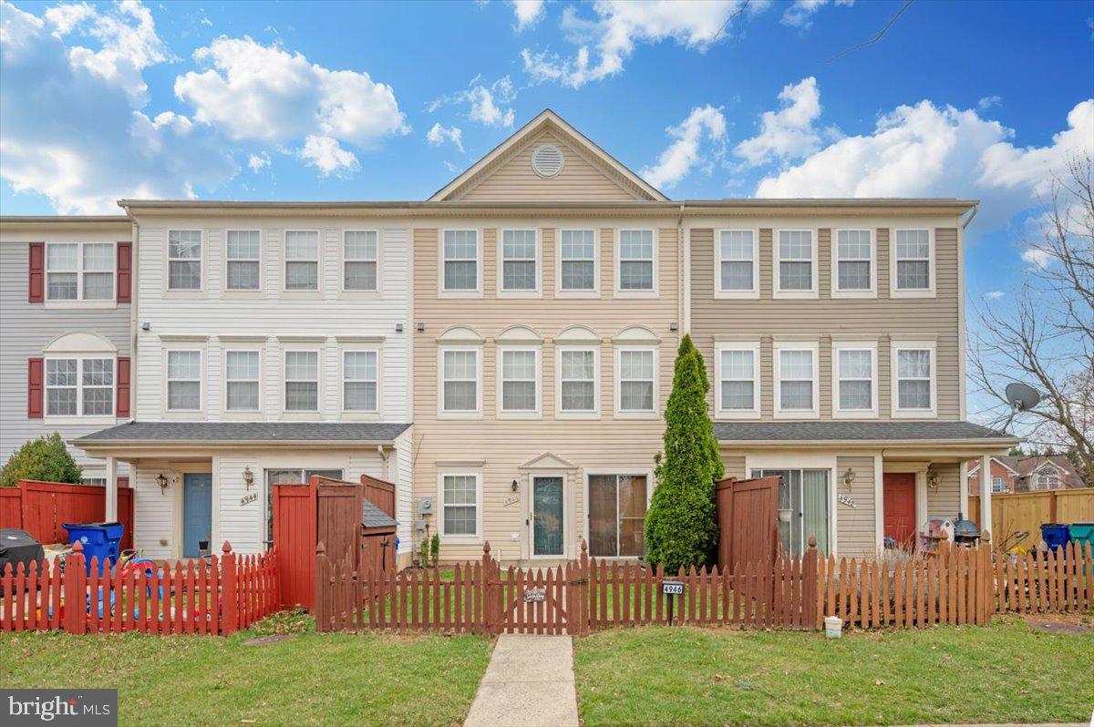 WELLINGTON TRACE - Residential