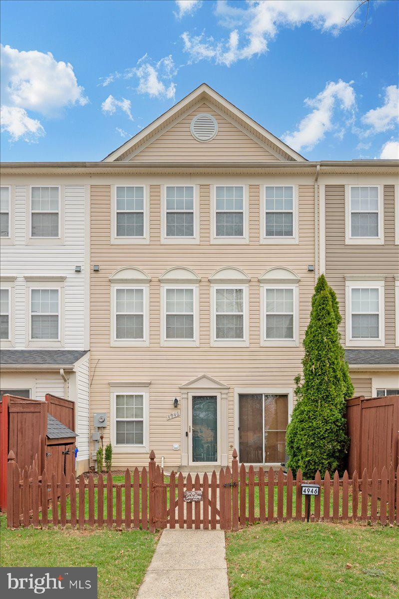WELLINGTON TRACE - Residential