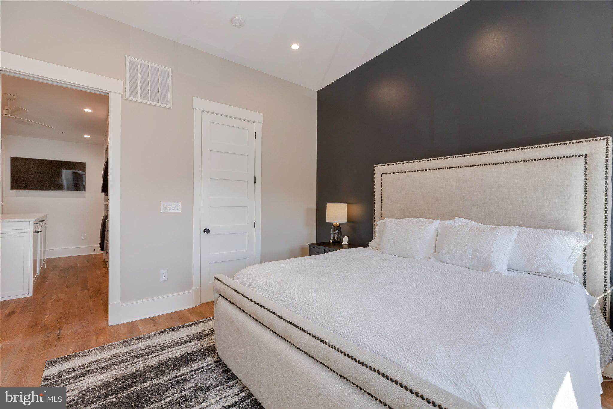 CAPITOL HILL - Residential