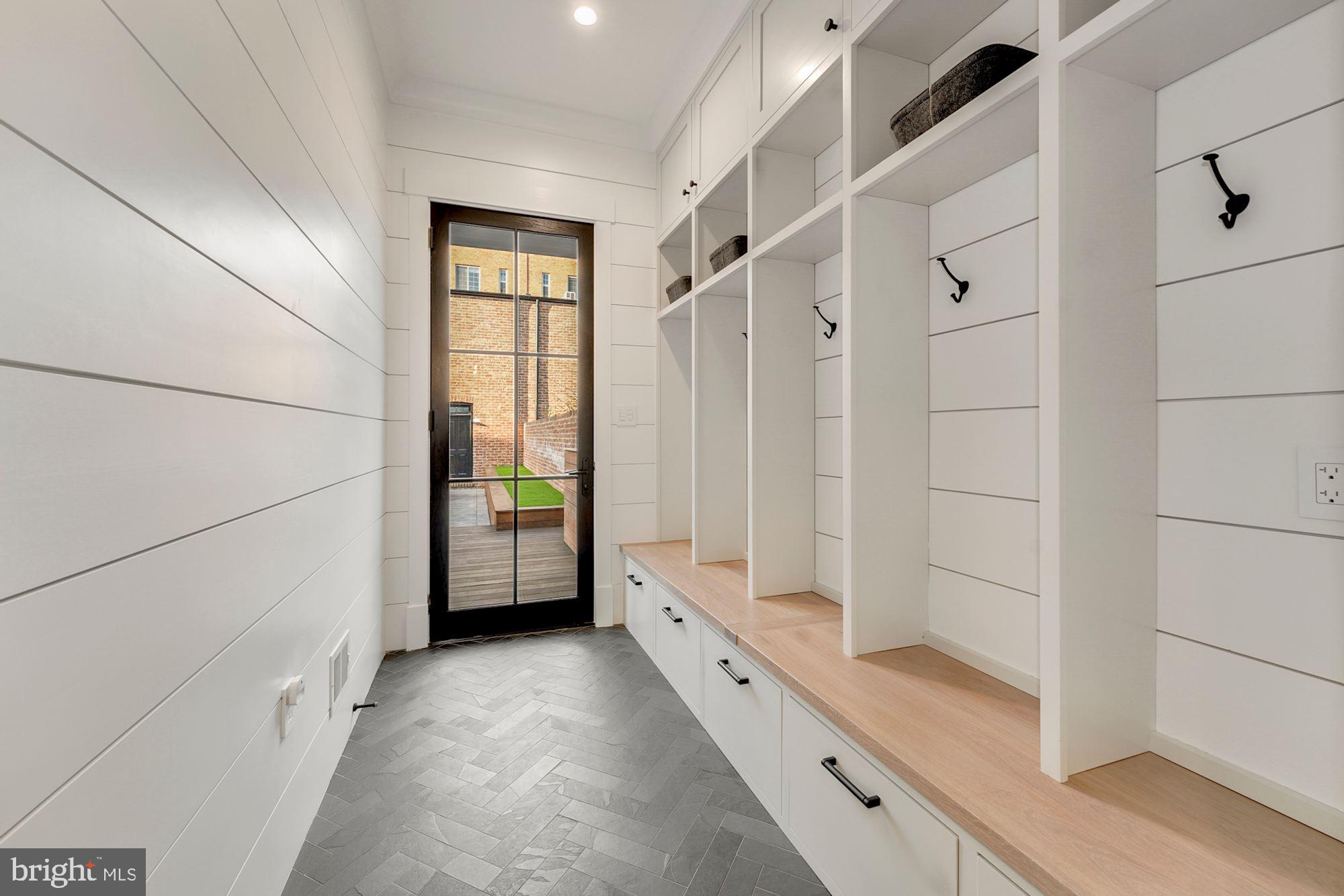 CAPITOL HILL - Residential