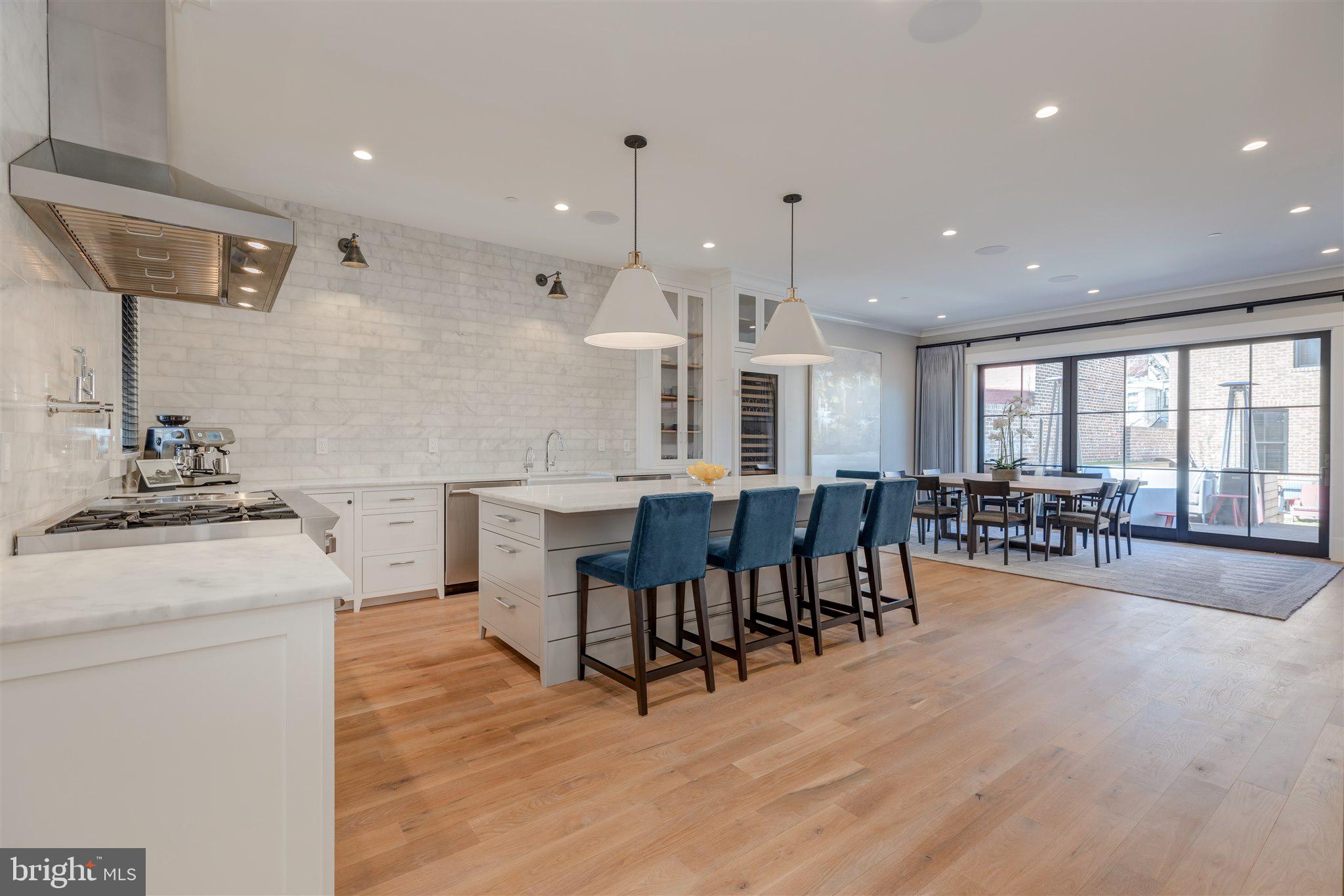CAPITOL HILL - Residential