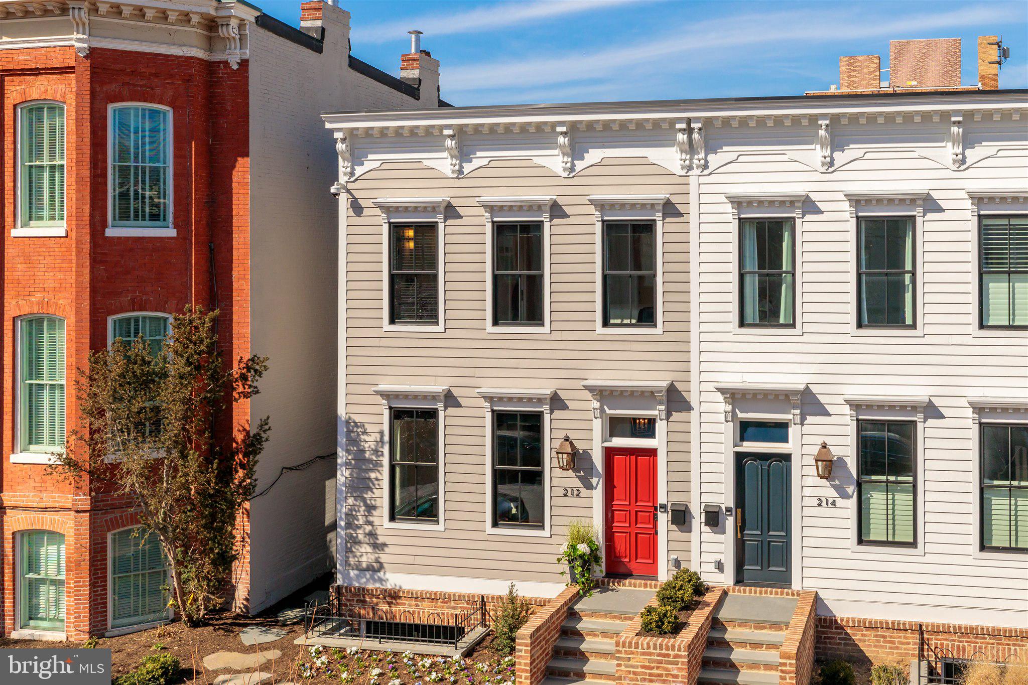 CAPITOL HILL - Residential