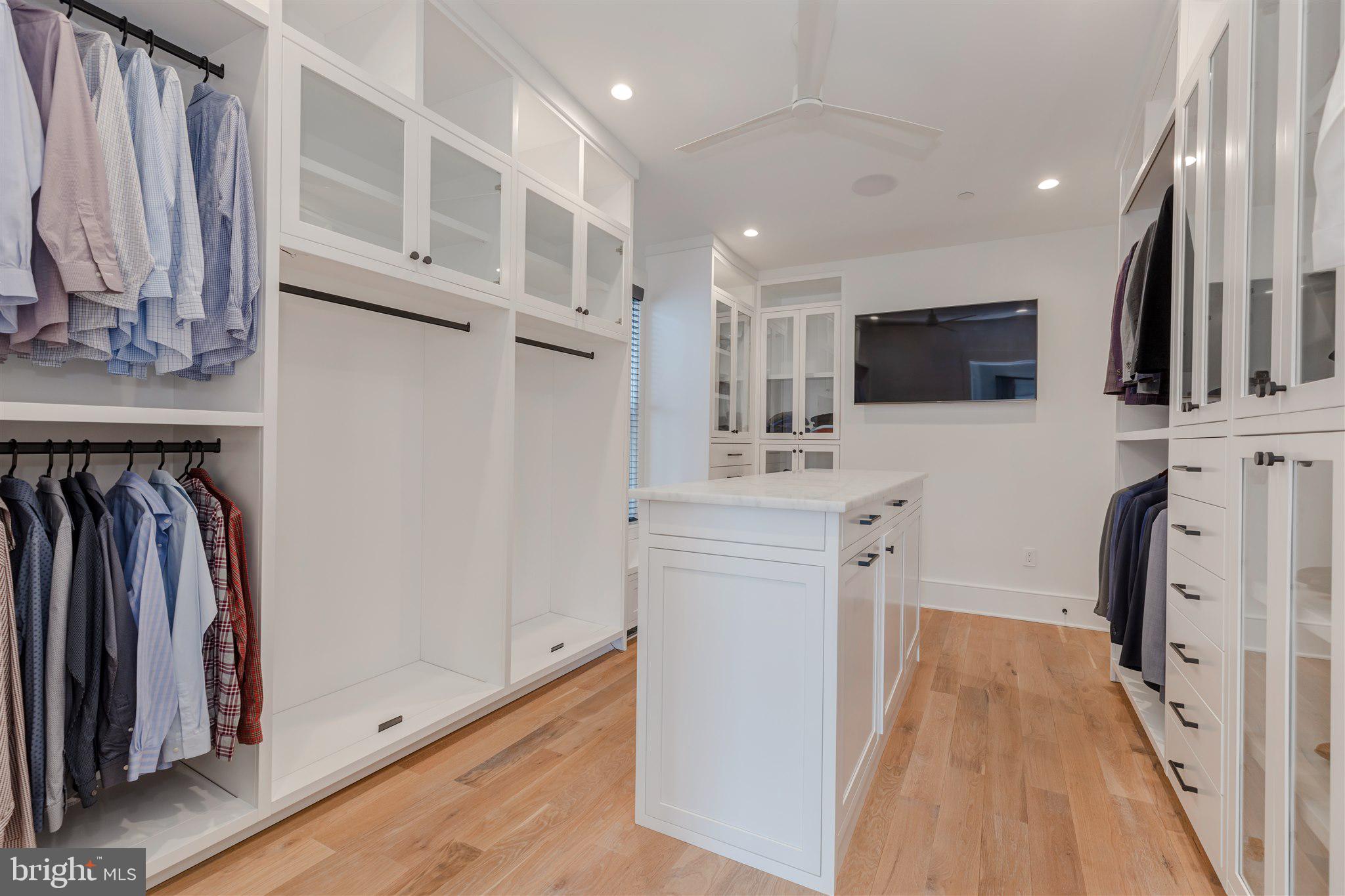 CAPITOL HILL - Residential