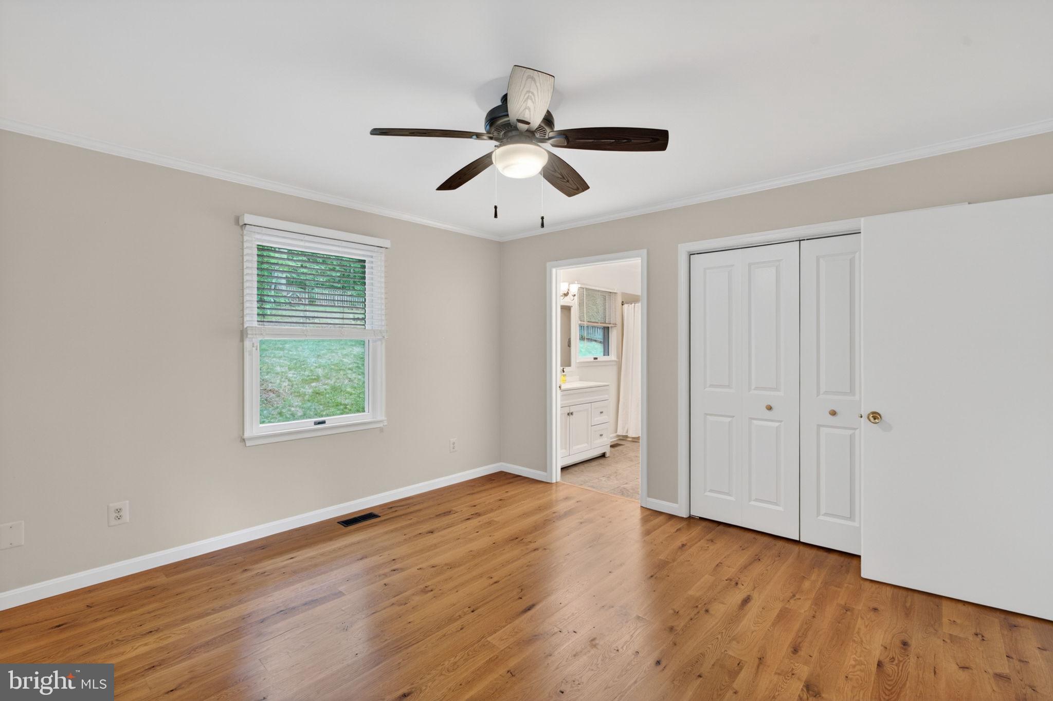 WHITE HALL - Residential