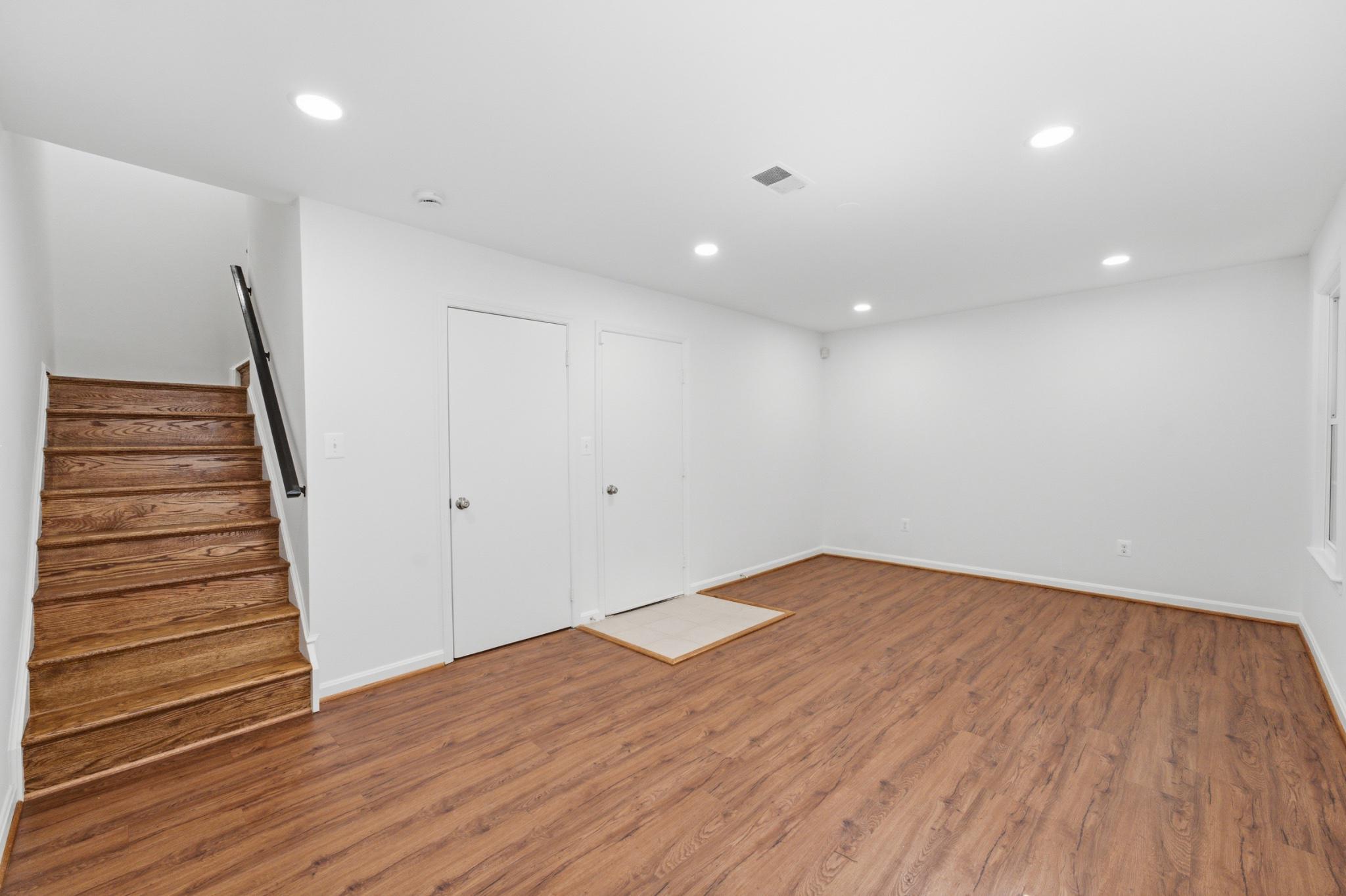 WOODSTONE - Residential