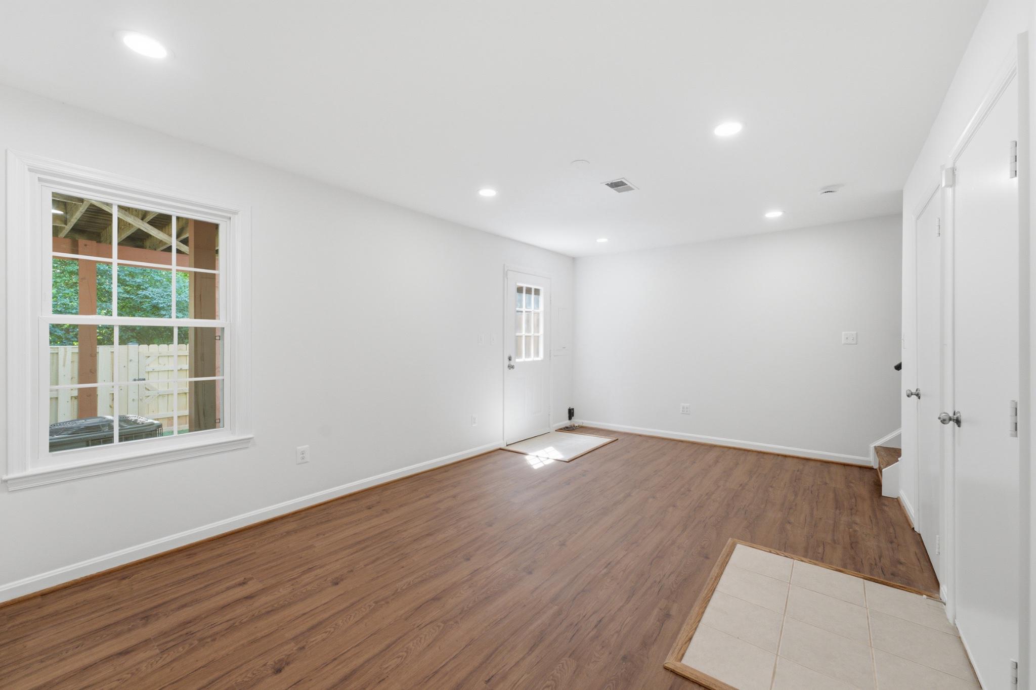 WOODSTONE - Residential