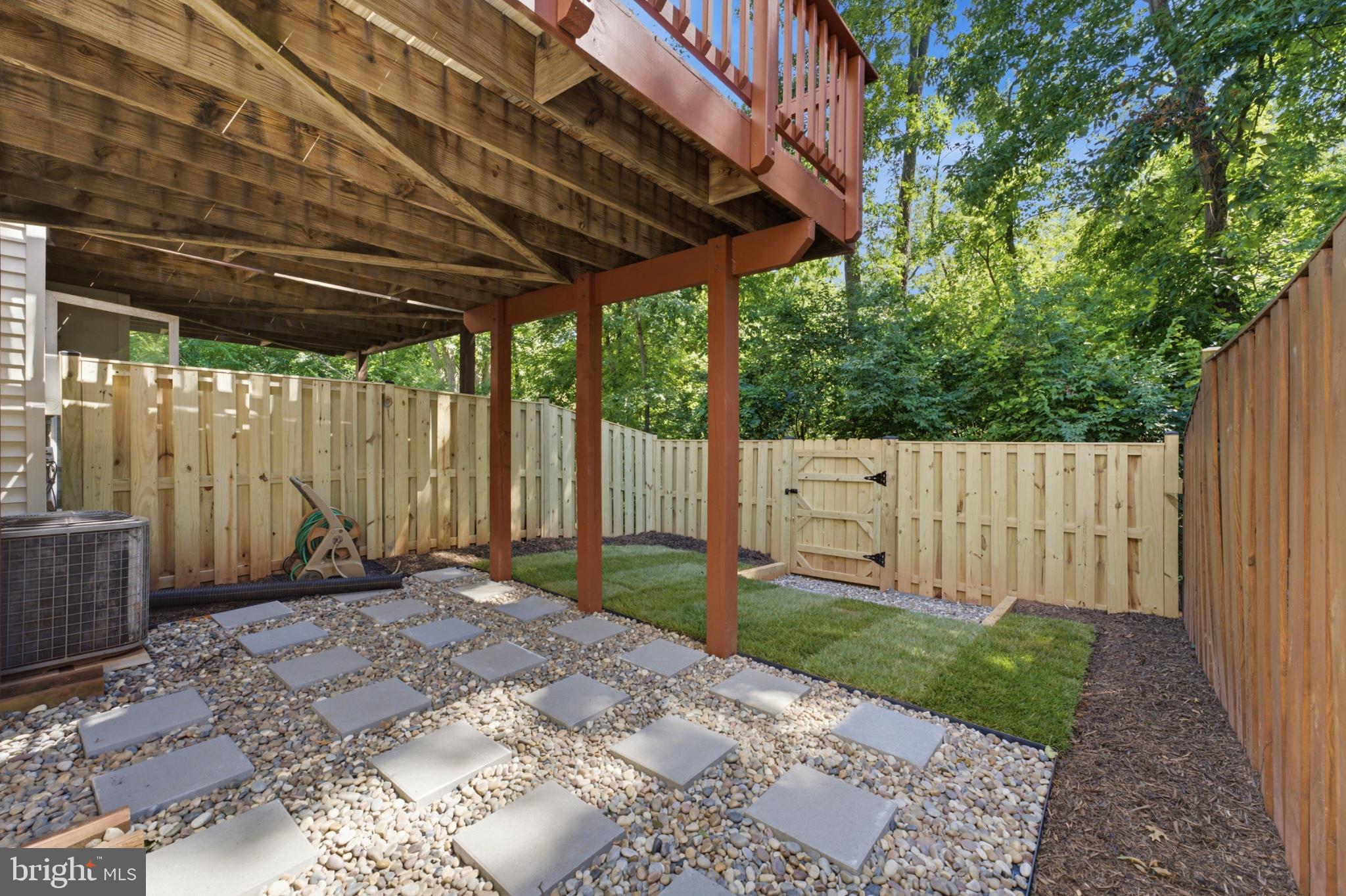 WOODSTONE - Residential