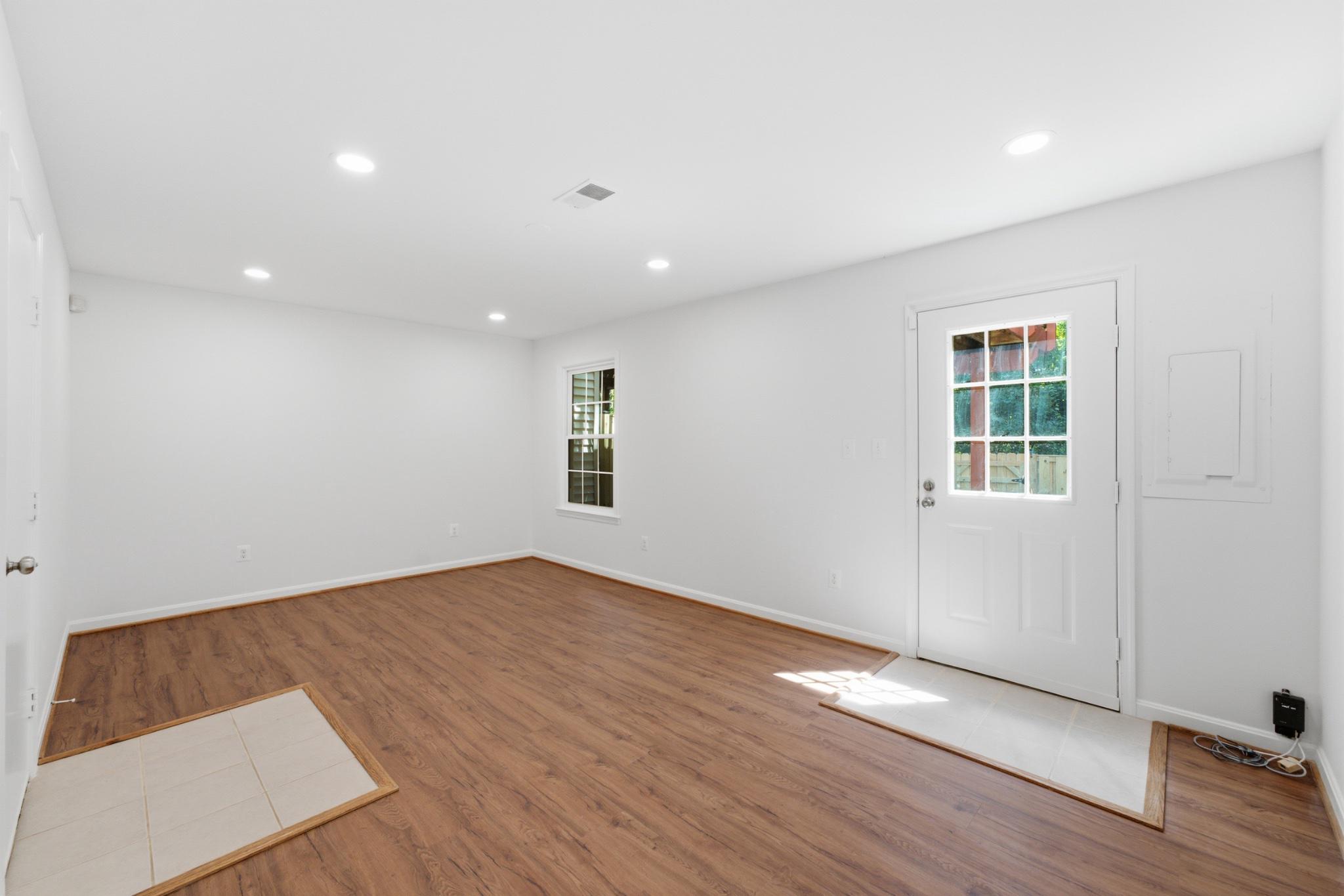 WOODSTONE - Residential