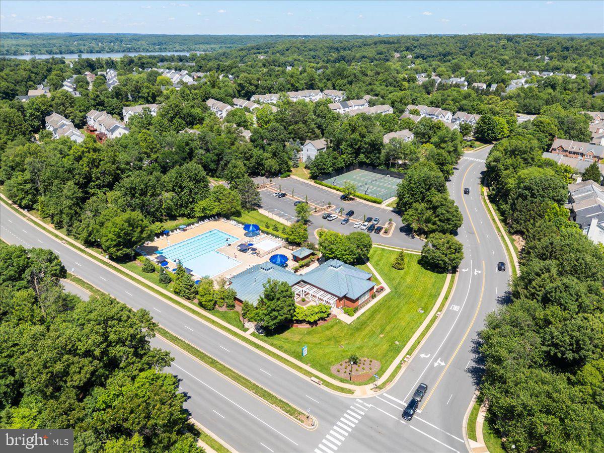 LOWES ISLAND/CASCADES - Residential