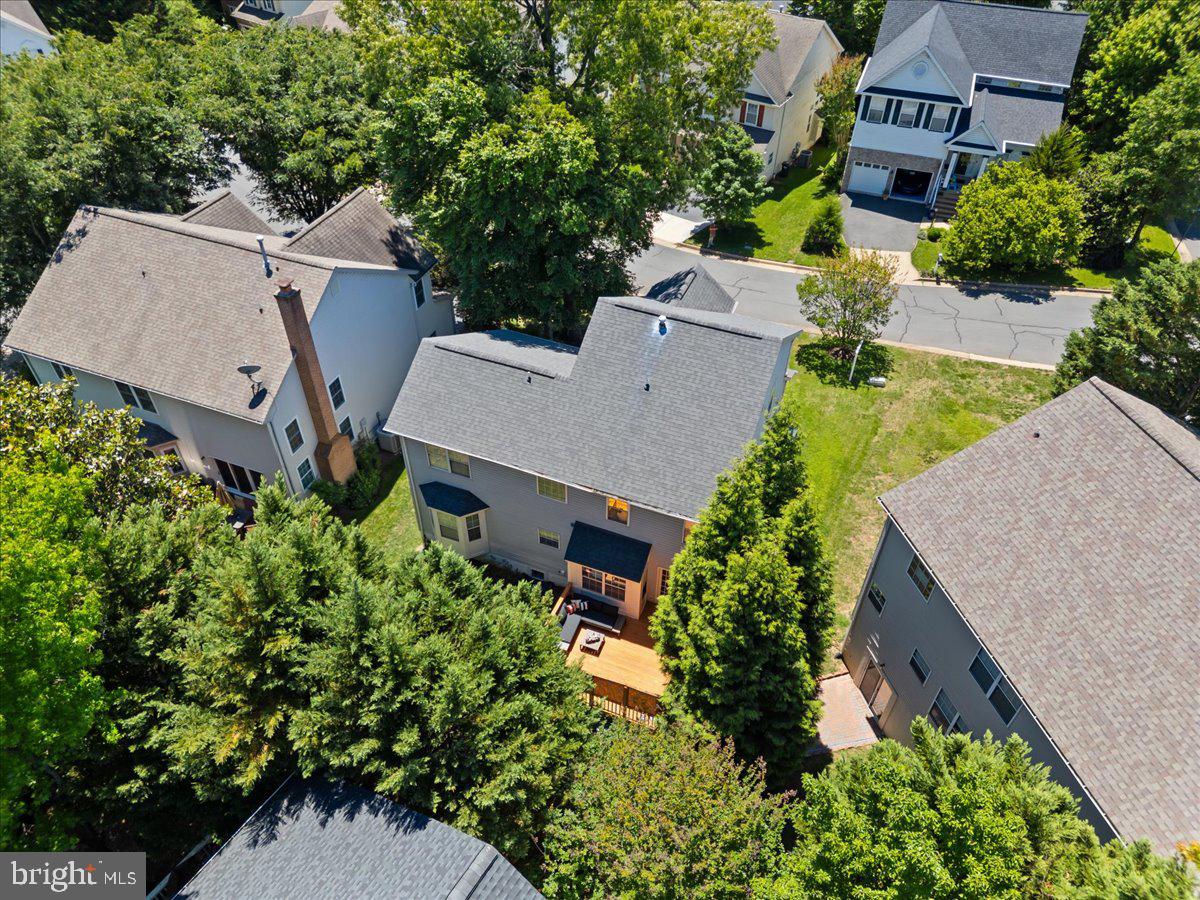 LOWES ISLAND/CASCADES - Residential