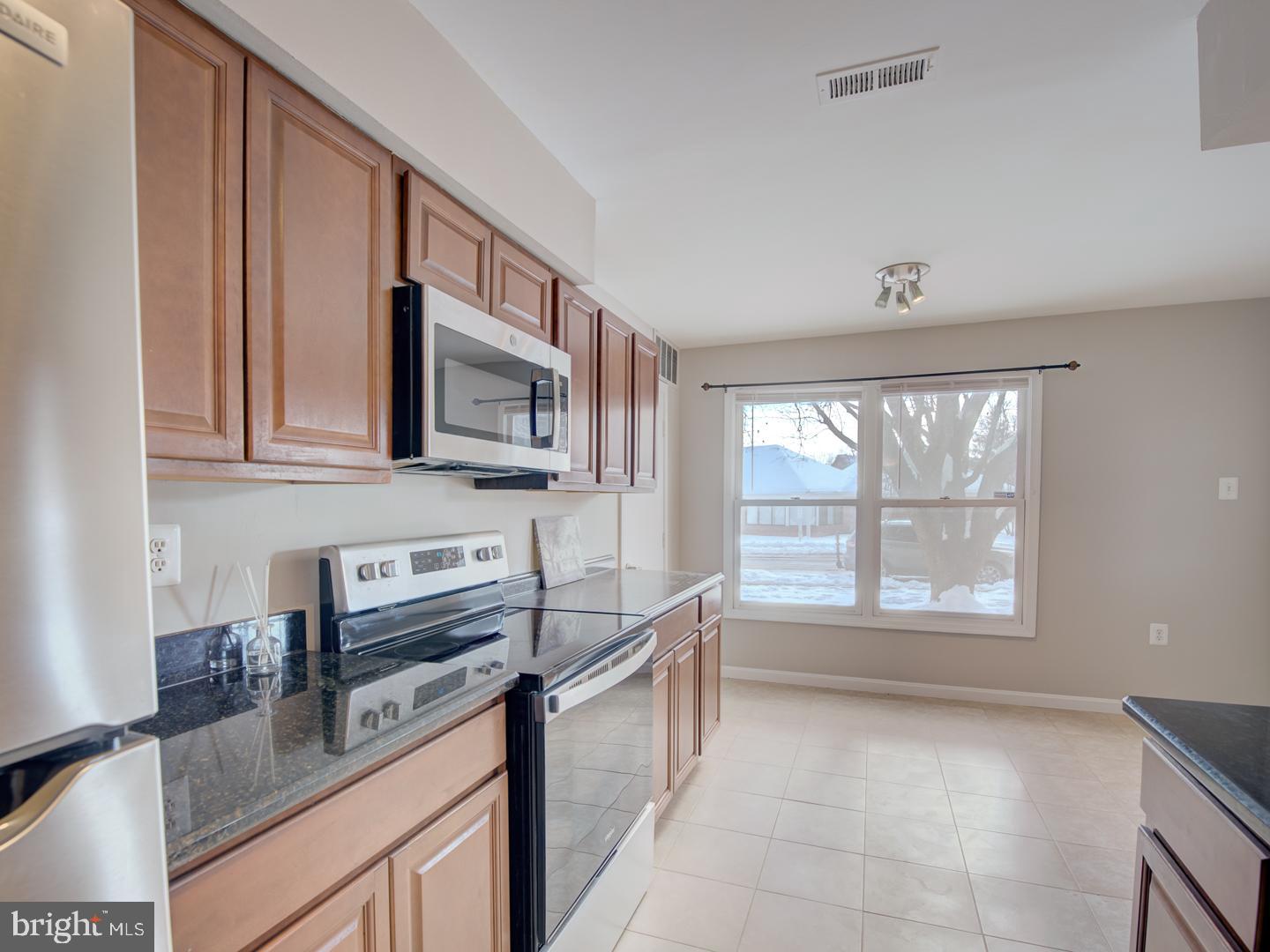 STONINGTON CONDOMINIUMS - Residential