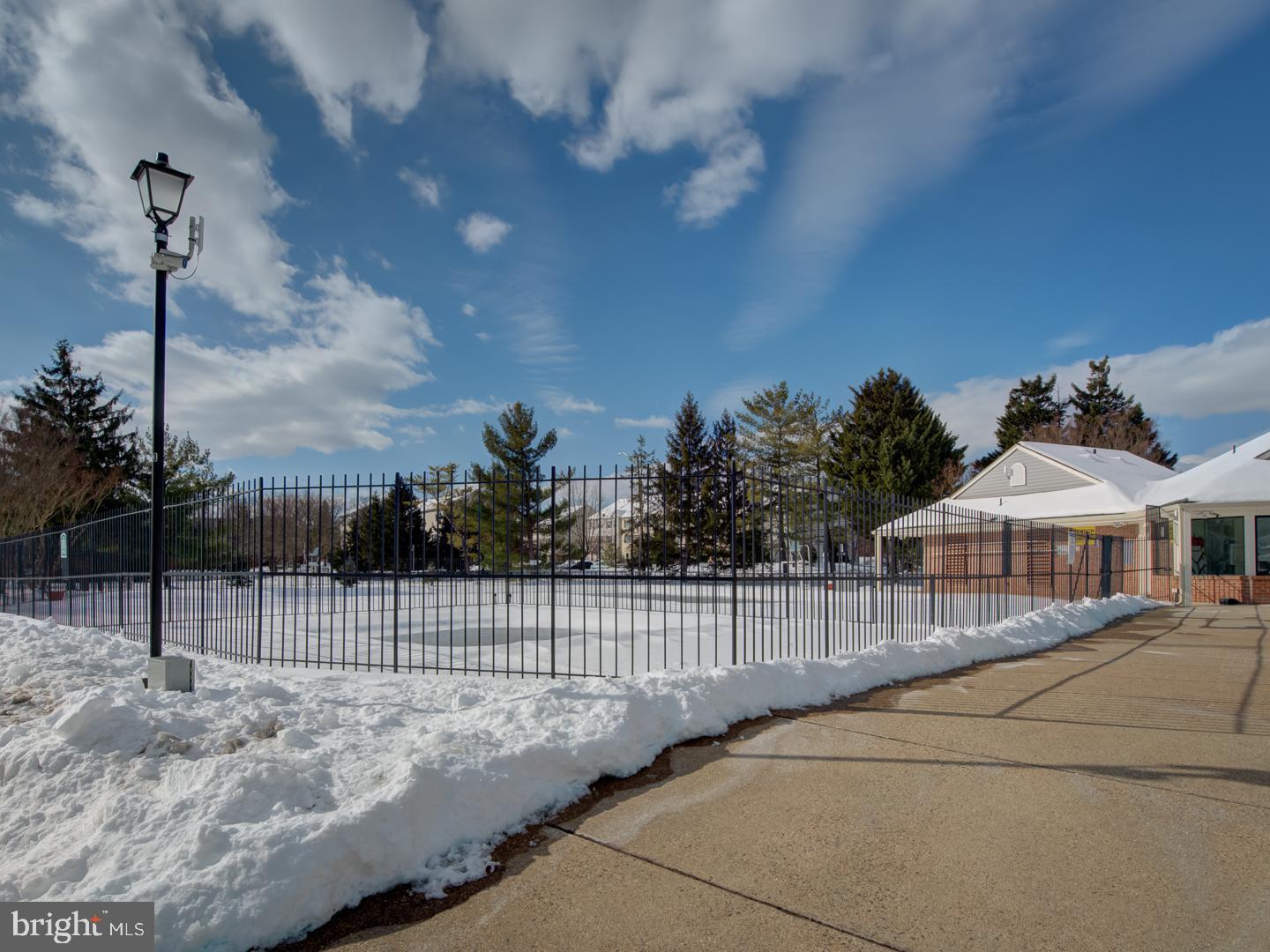 STONINGTON CONDOMINIUMS - Residential
