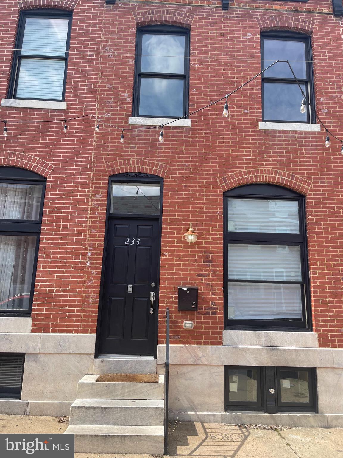 Patterson Park must see! 3-bedroom 3 bath Townhouse with den/office space in the basement. Roof top deck for your relaxation & entertainment.  Hardwood wood flooring with granite countertop in kitchen. Dine in the dining area or at the kitchen island. Fully finished basement, laundry area w/stacked washer and dryer. Neutral colors combination of grey, brick accent. Lovely back yard with deck.