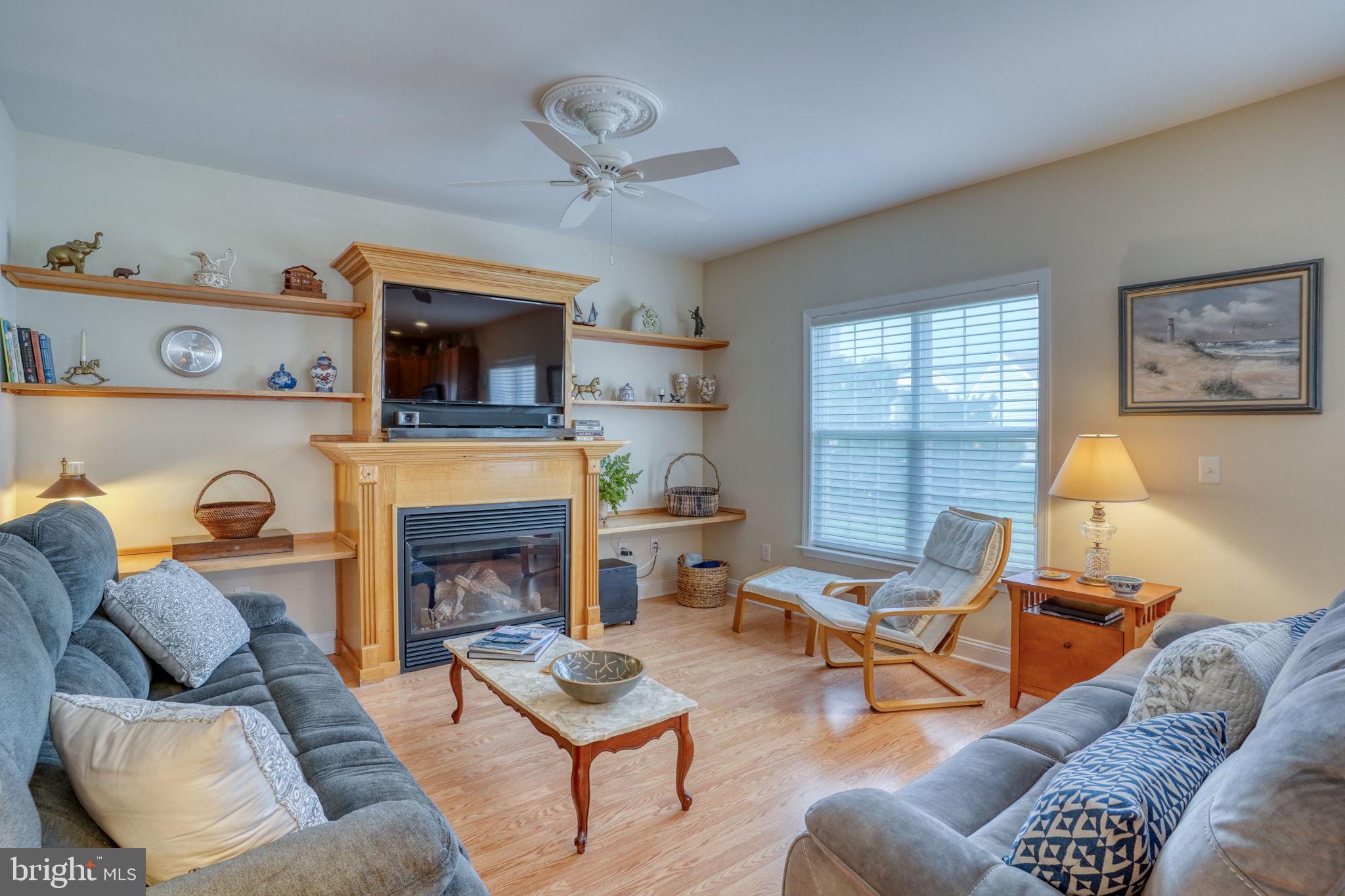 SUMMERCREST - Residential