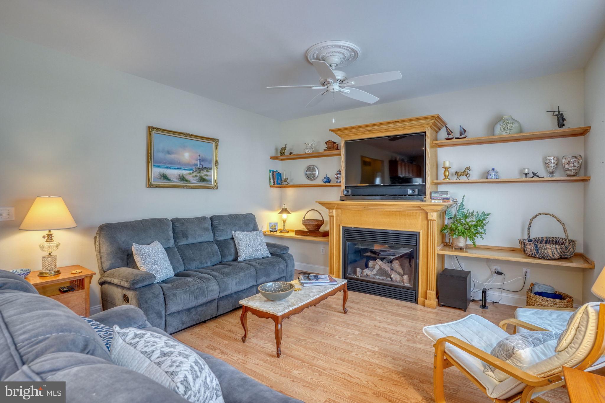SUMMERCREST - Residential