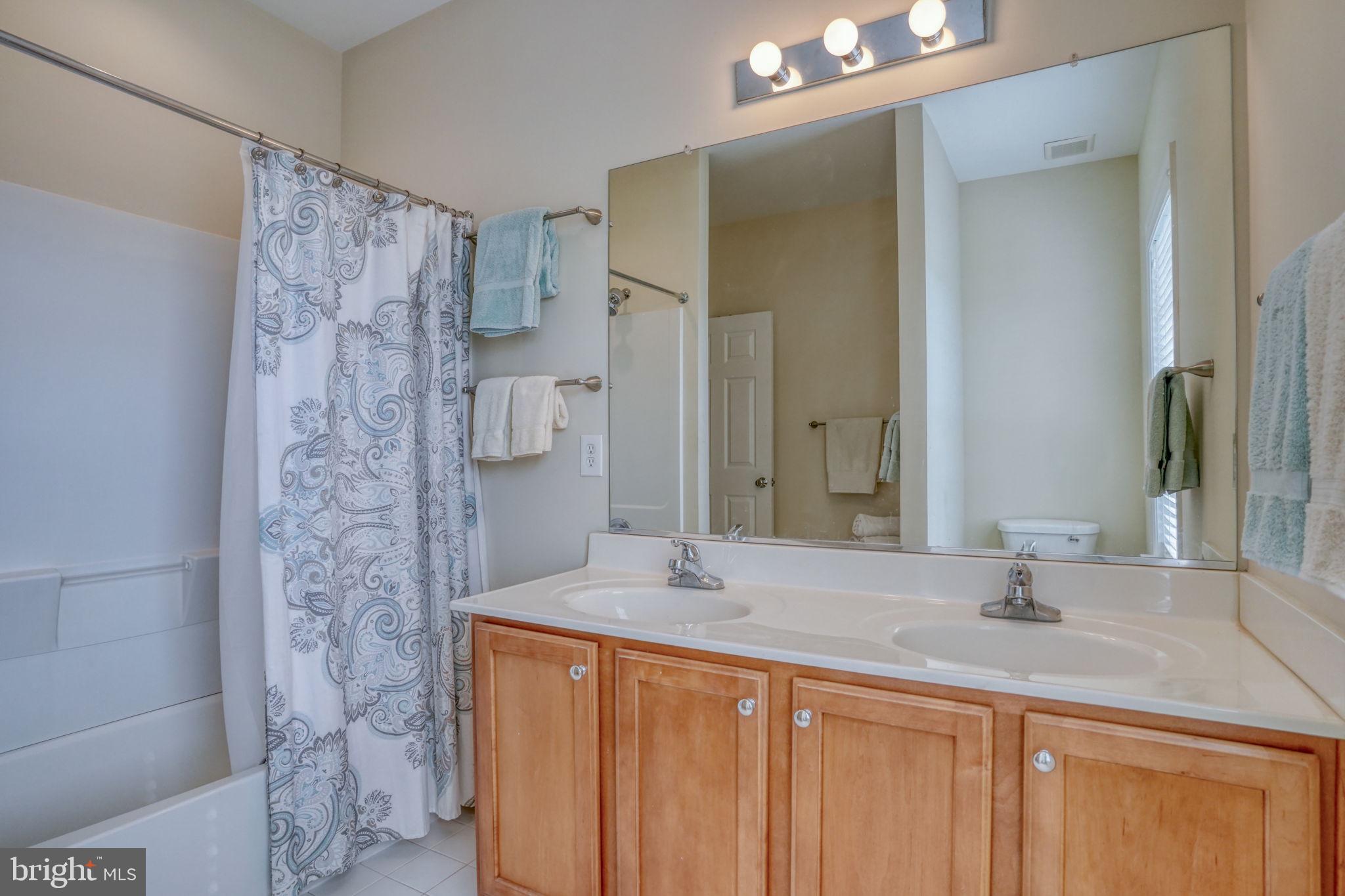 SUMMERCREST - Residential