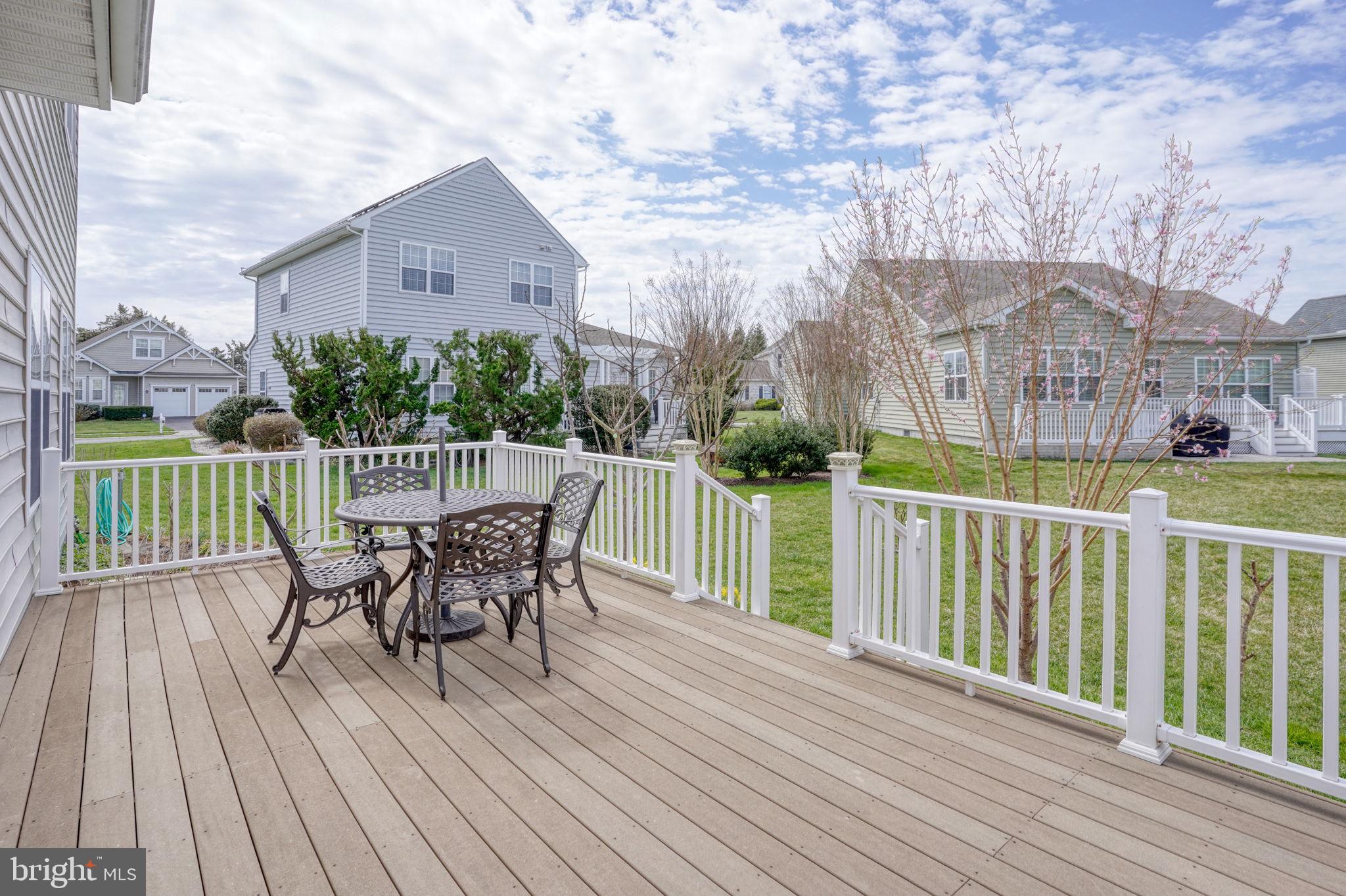 SUMMERCREST - Residential