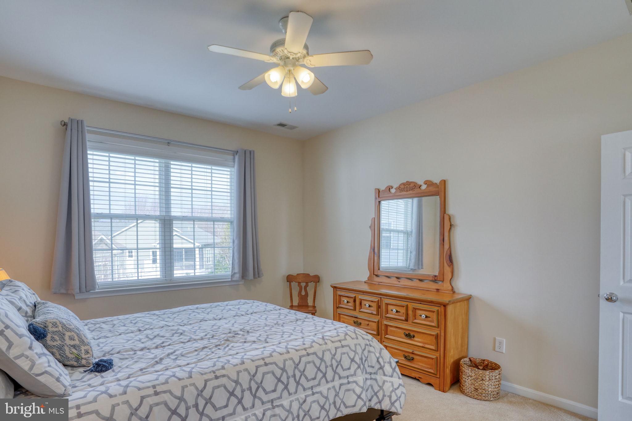 SUMMERCREST - Residential