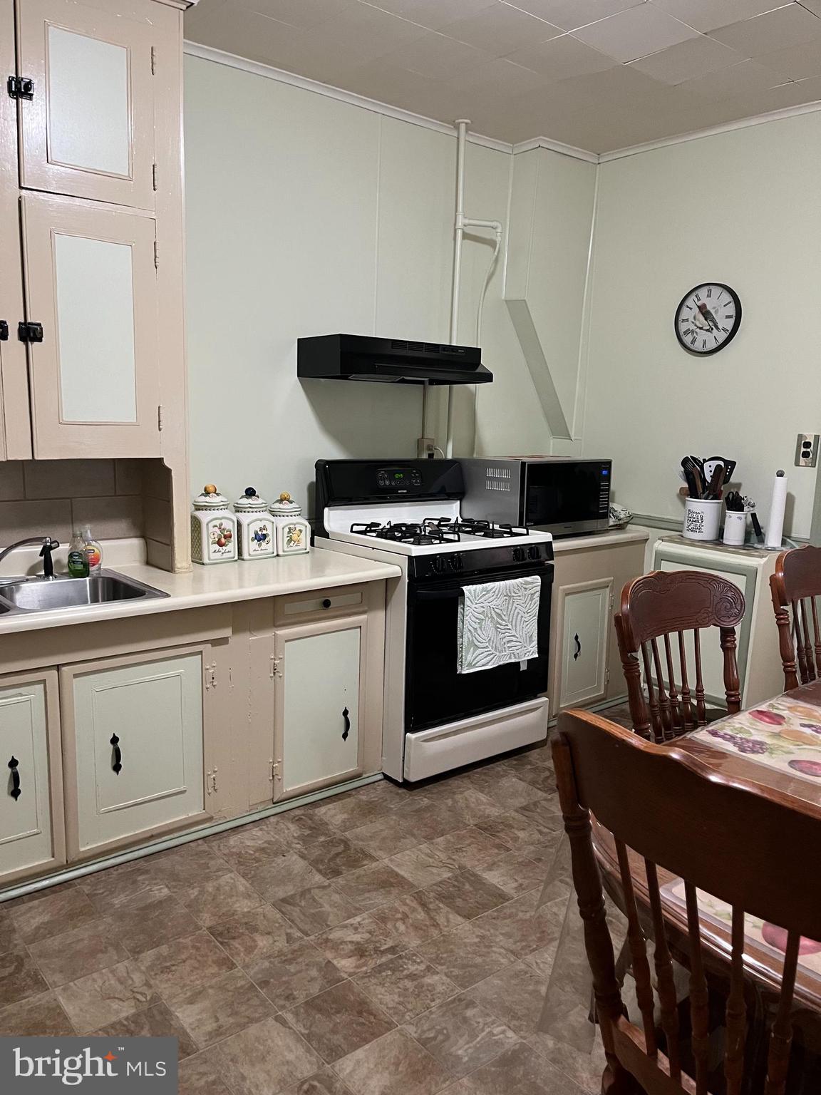 ANNVILLE - Residential