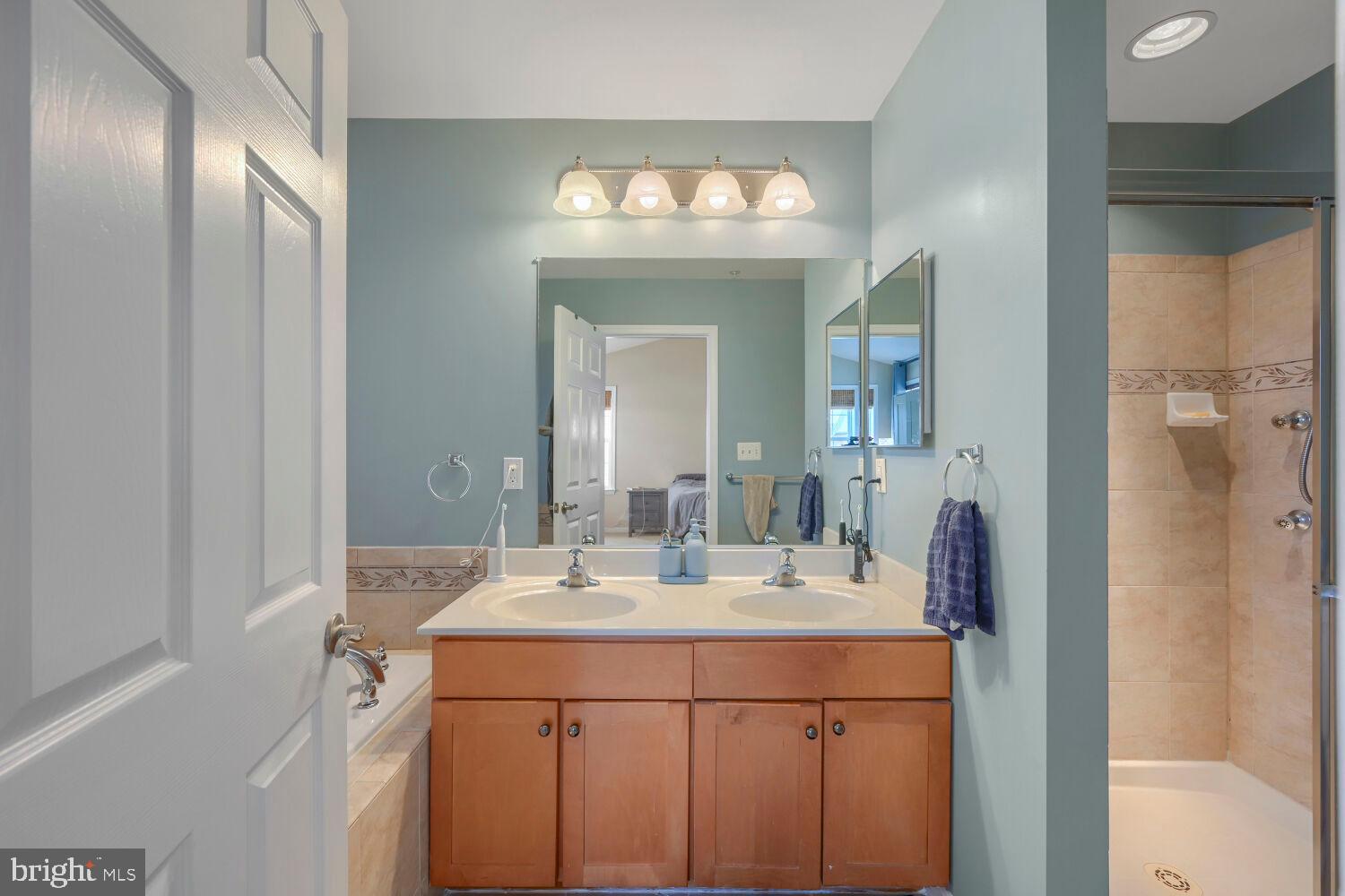 CAMDEN CROSSING - Residential