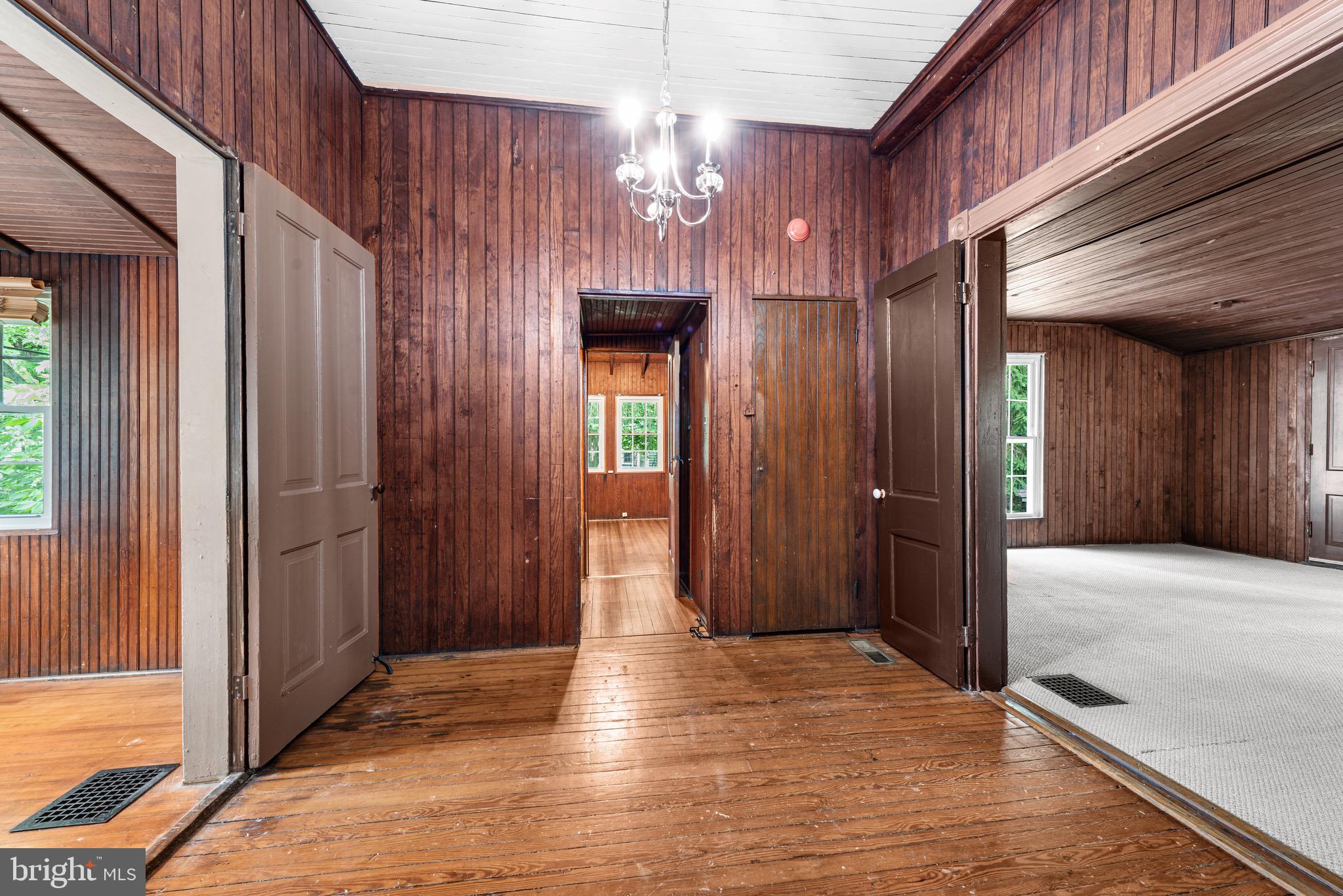 MOUNT WASHINGTON - Residential