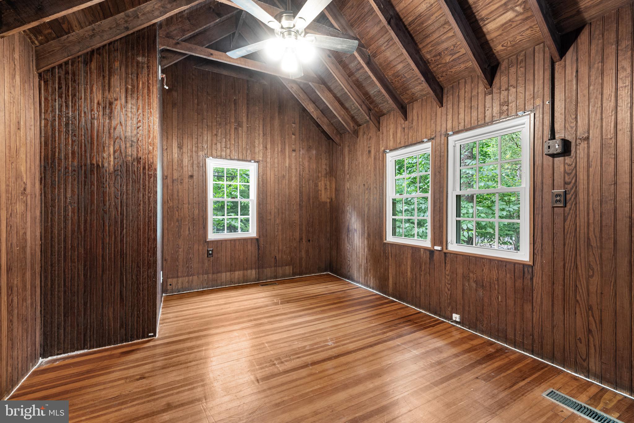 MOUNT WASHINGTON - Residential