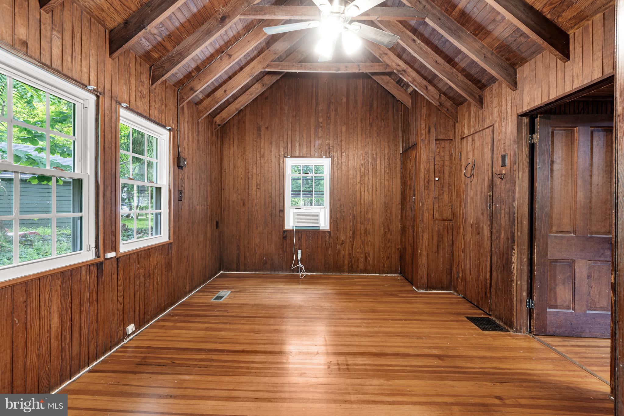 MOUNT WASHINGTON - Residential