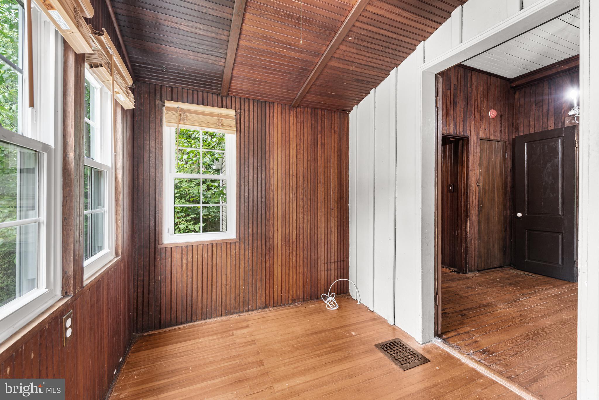 MOUNT WASHINGTON - Residential