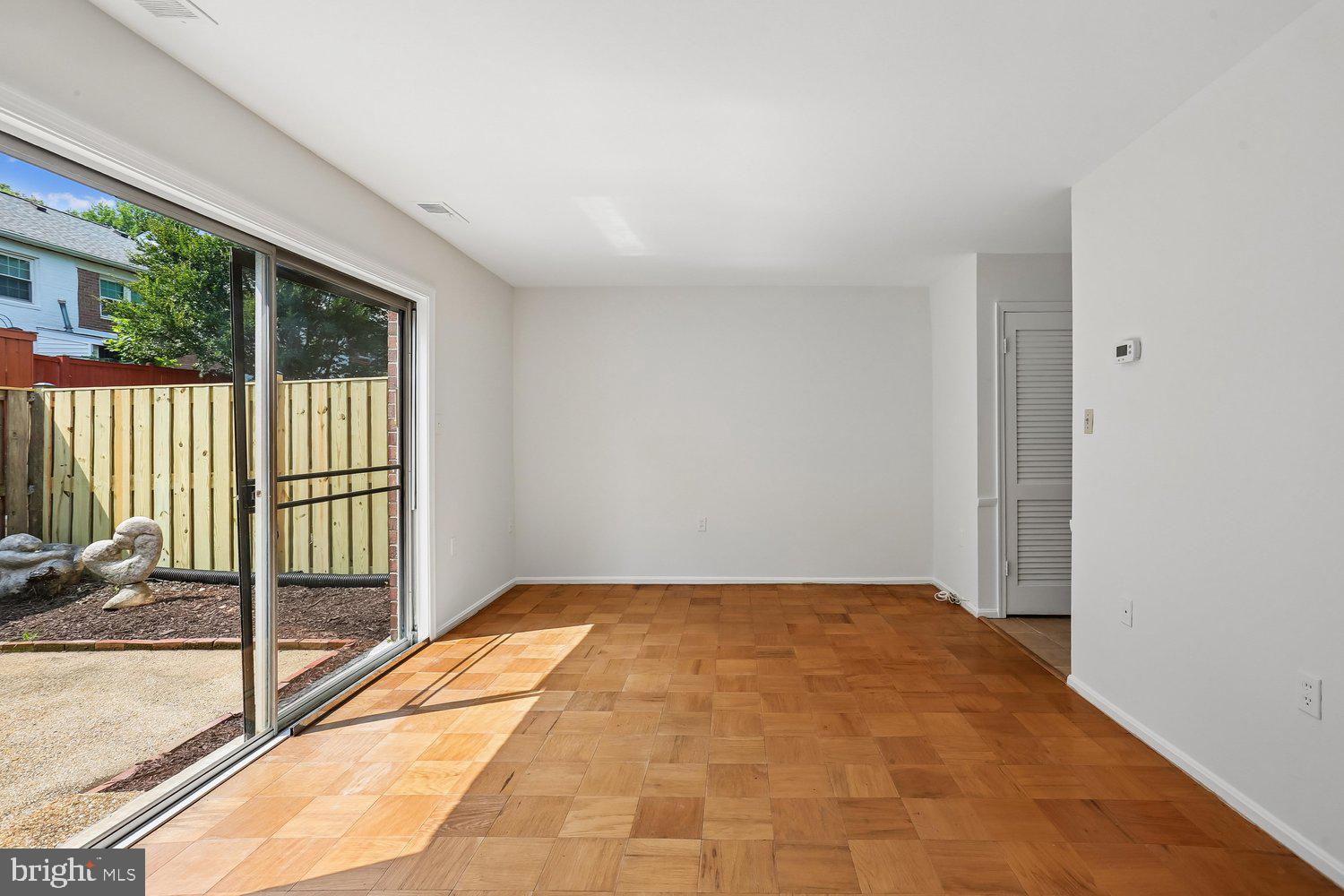 REGENT SQUARE - Residential