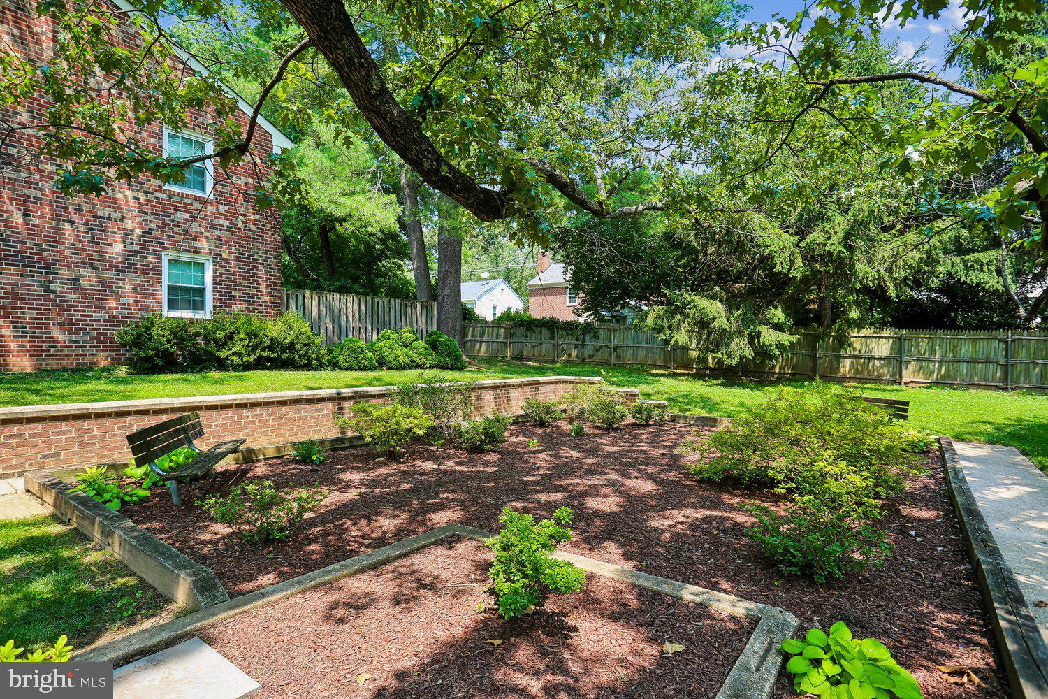 REGENT SQUARE - Residential