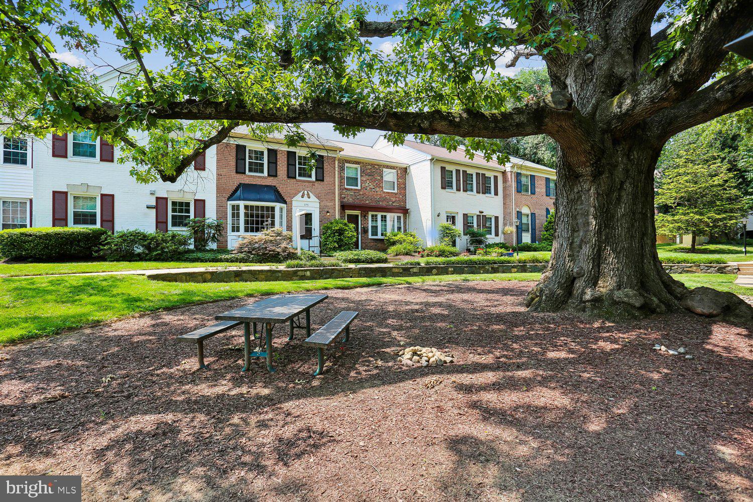 REGENT SQUARE - Residential