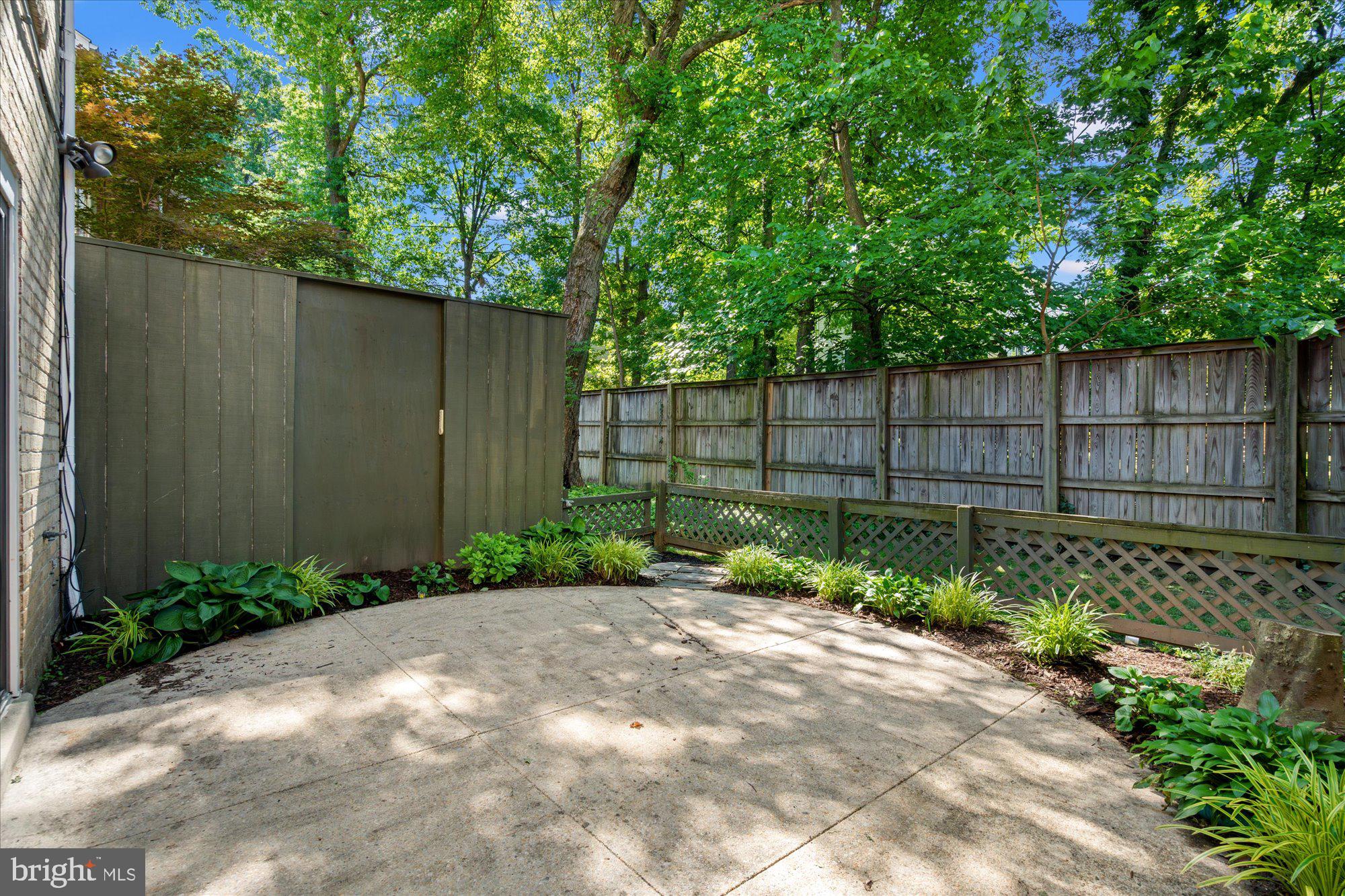 WHEATON TOWNE - Residential
