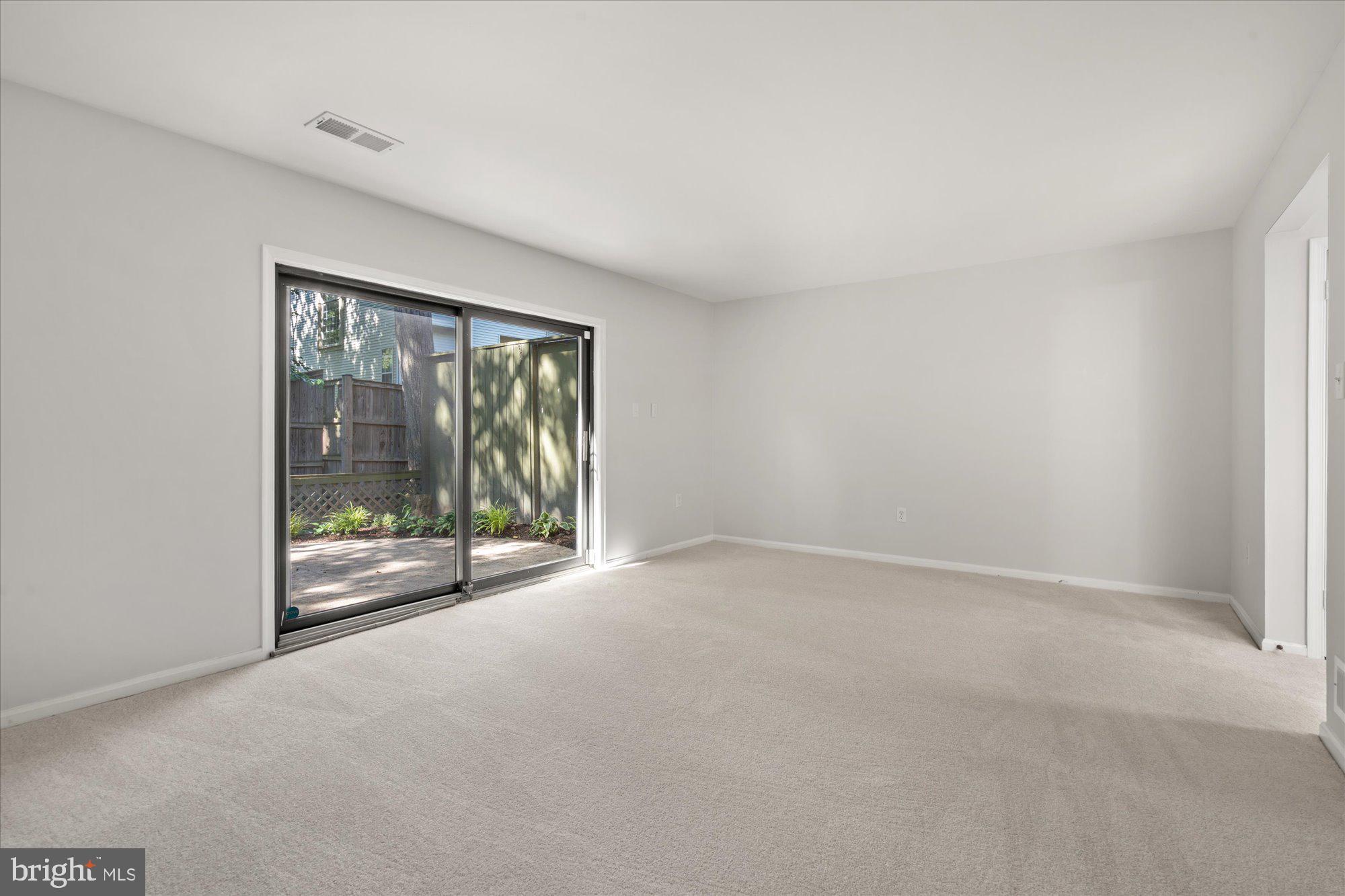 WHEATON TOWNE - Residential